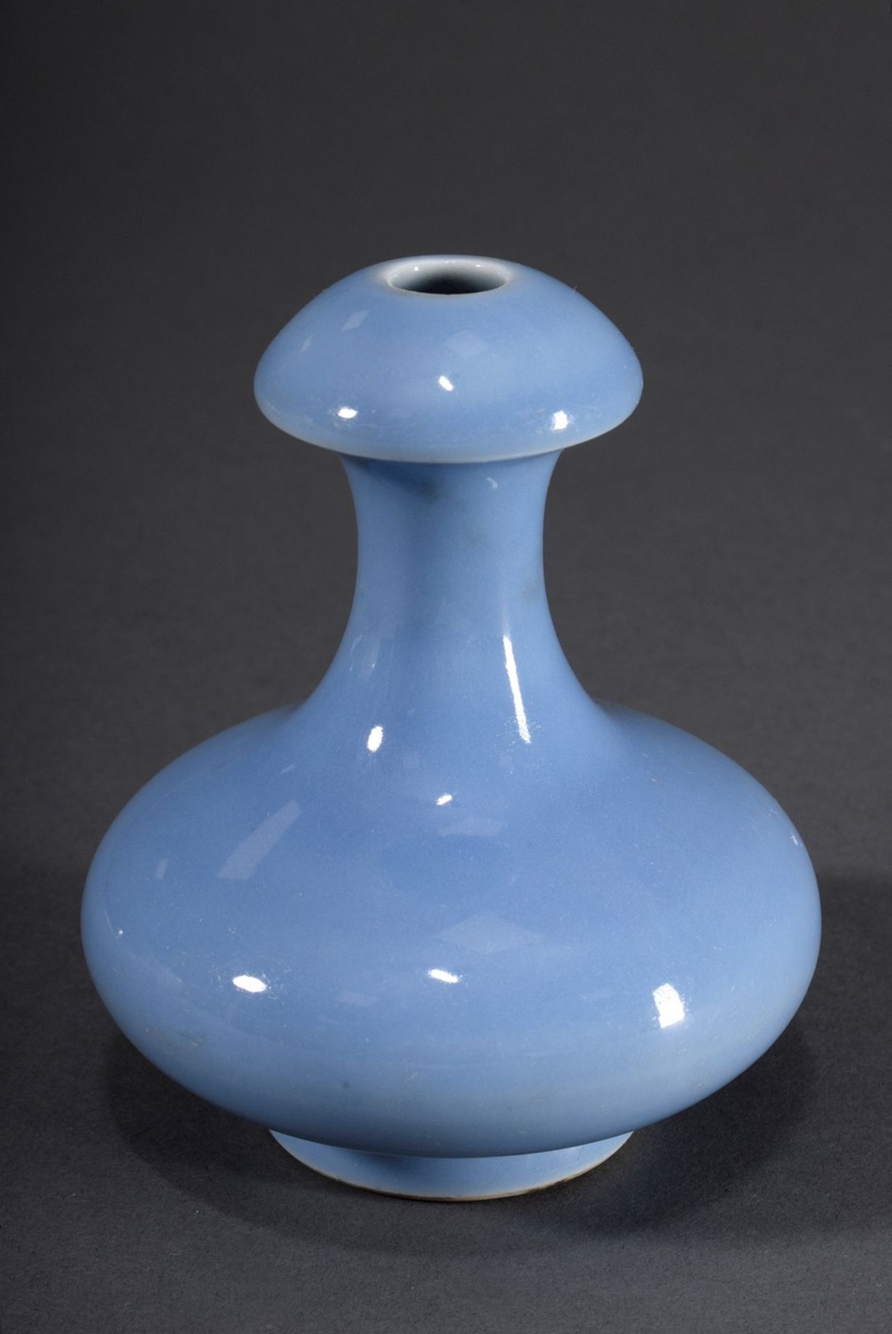 Chinesisches Porzellan Väschen in gestauchter Kn | Chinese porcelain vase in compressed garlic form