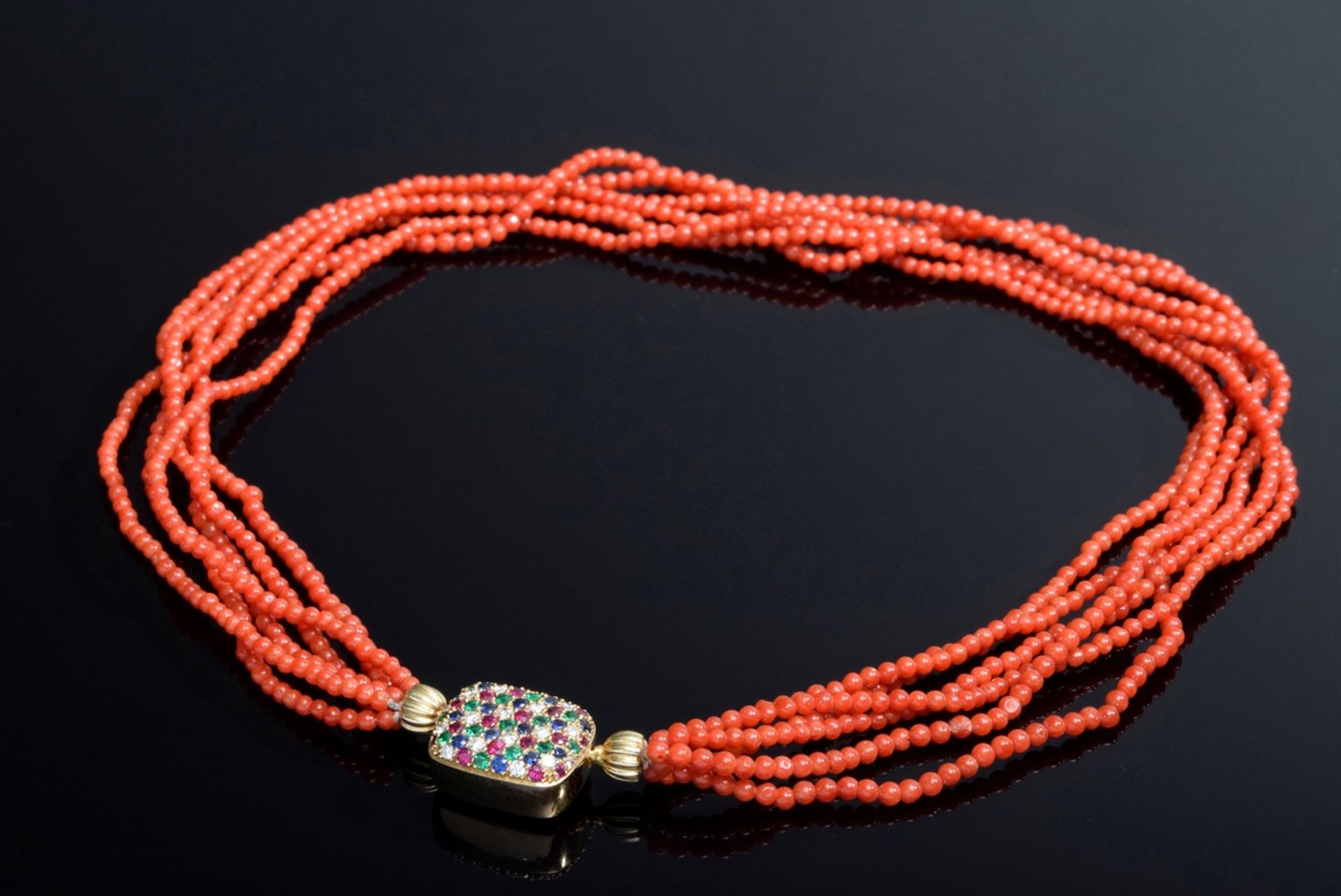 Sechsreihiges Korallencollier mit eleganter GG 7 | Six-strand coral necklace with elegant GG 750 Ni