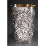 Becher mit reich dekorierter Wandung in Treib- u | Goblet with richly decorated wall in drifting an