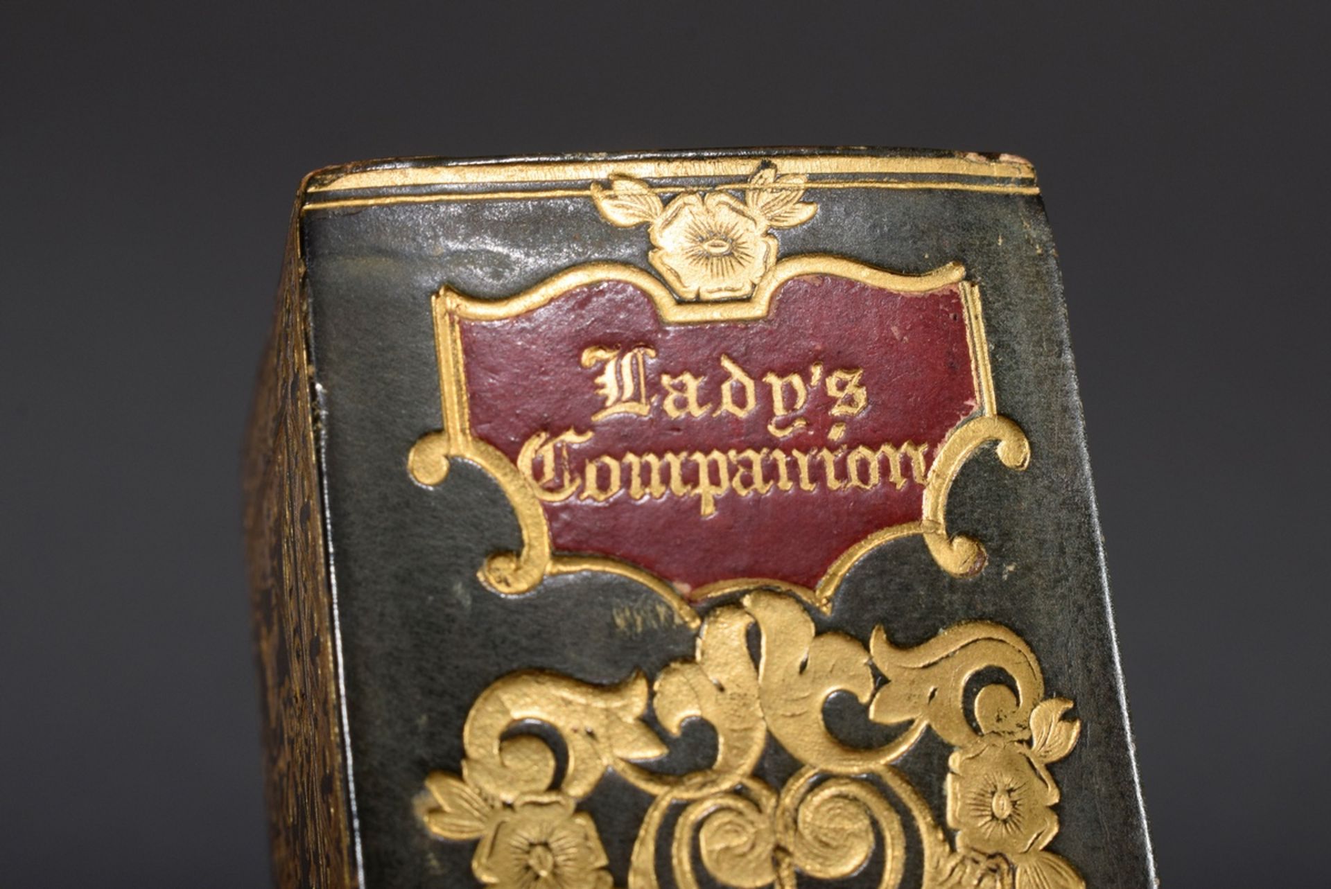 Goldprägtes Etui "Lady's Companion" mit Facheint | Gold embossed case "Lady's Companion" with compa - Image 4 of 4