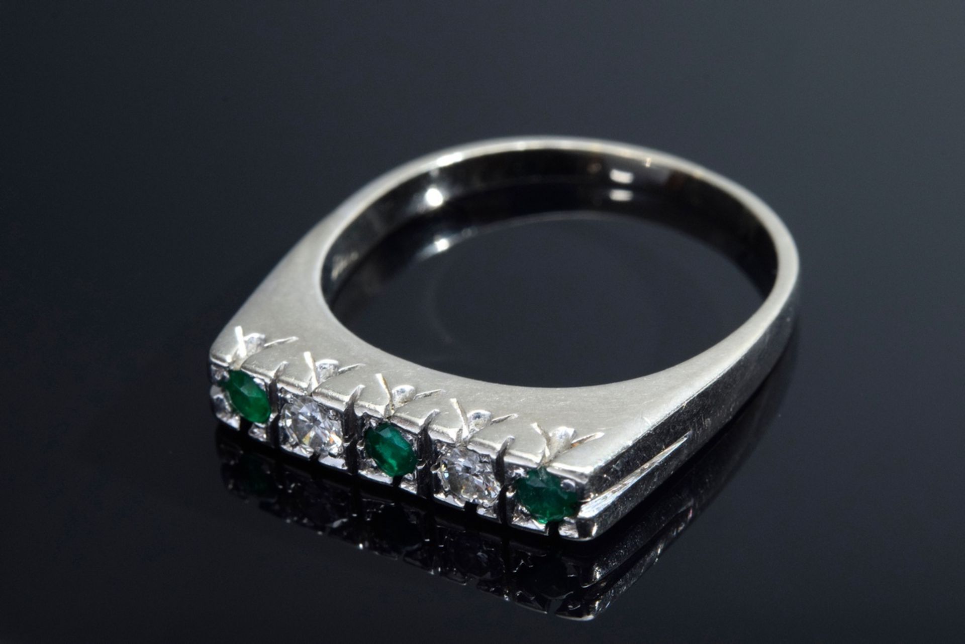 WG 750 Vorsteckring mit Brillanten (zus. ca. 0.1 | WG 750 ring with brilliant-cut diamonds (total a - Image 2 of 3