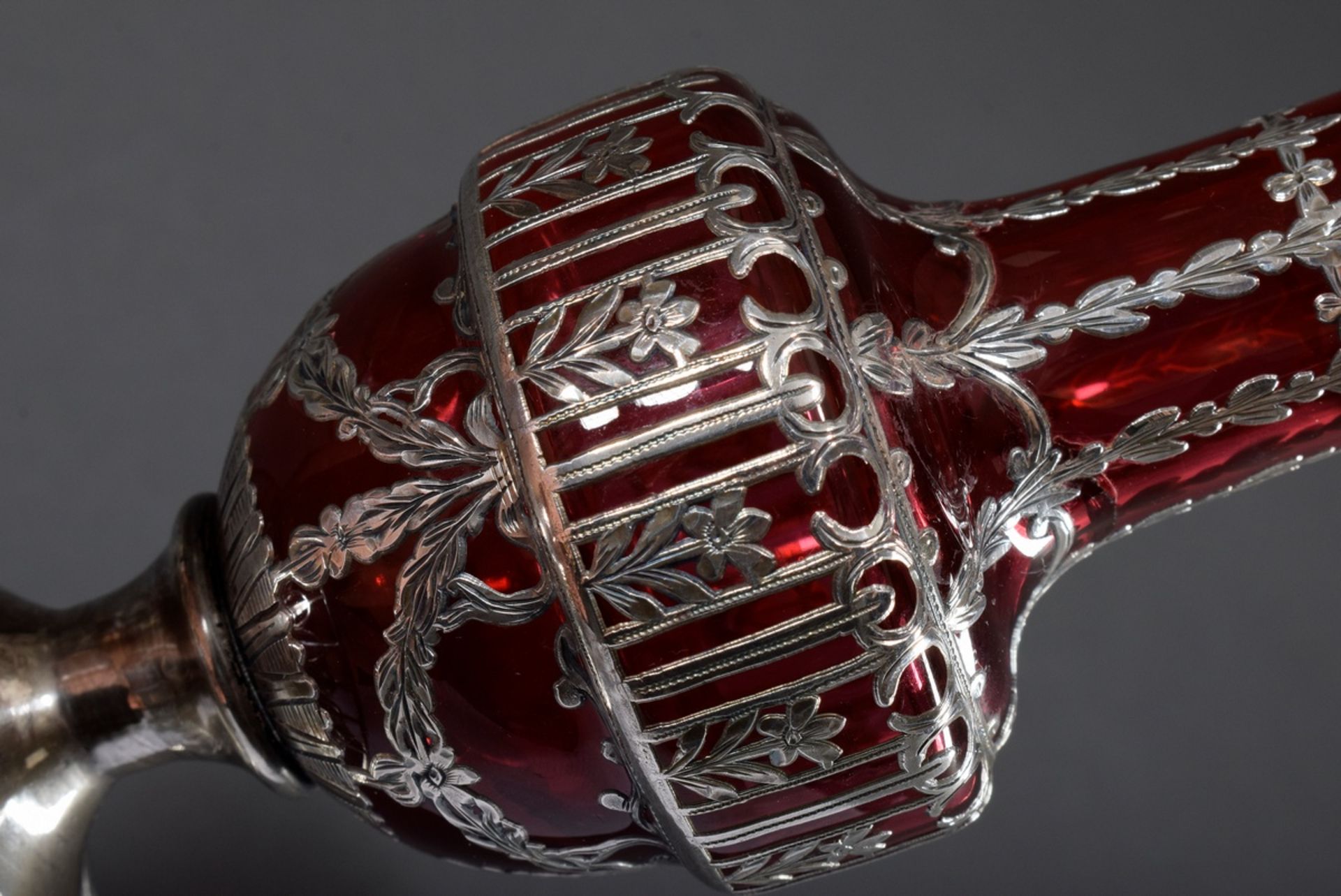 Rubinierte Glas Balustervase mit ornamentalem Si | Ruby glass baluster vase with ornamental silver - Image 3 of 5