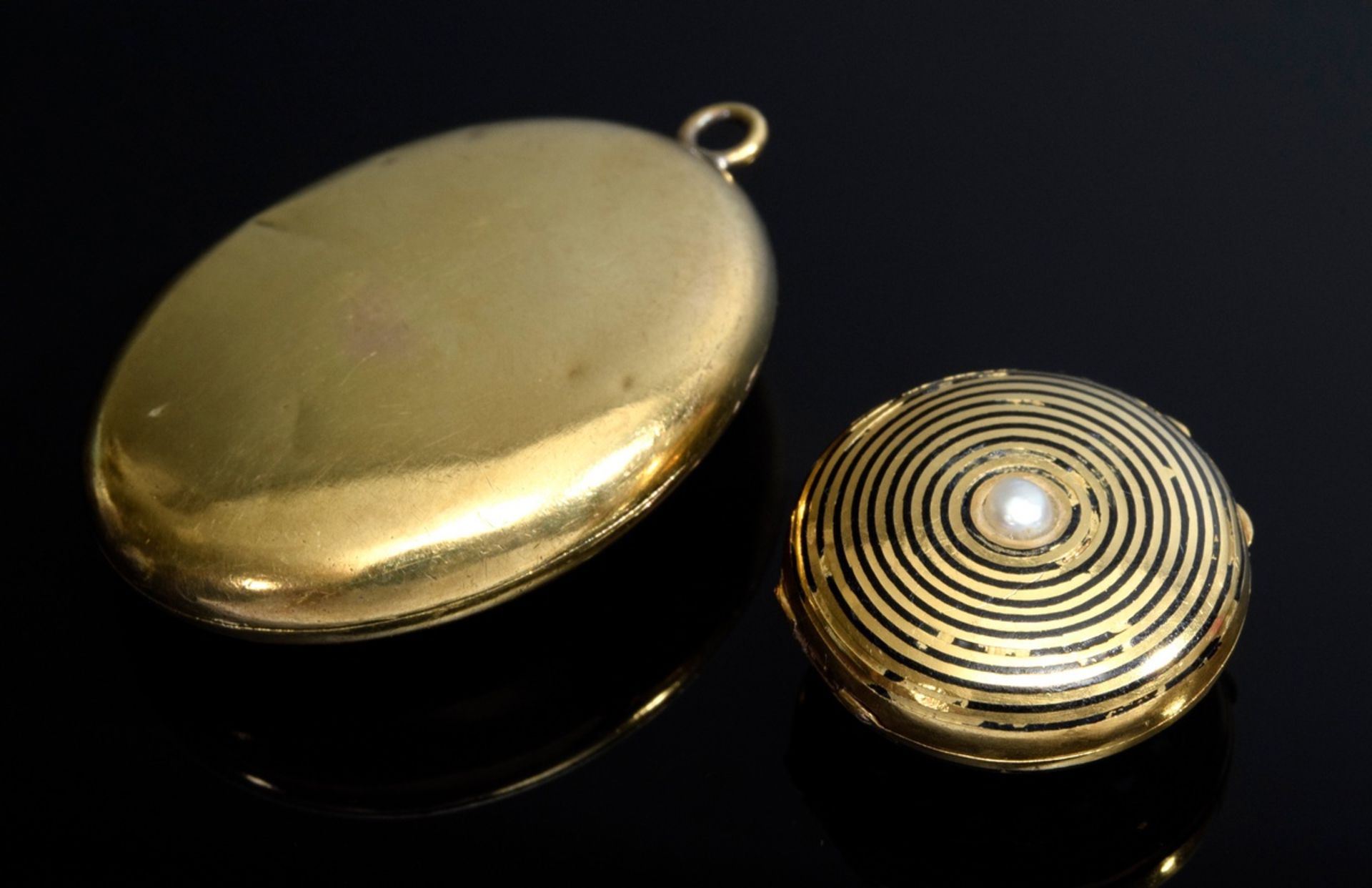 2 Diverse Teile Schmuck: ovales GG 333 Medaillon | 2 Various pieces of jewellery: oval GG 333 medal - Image 2 of 4