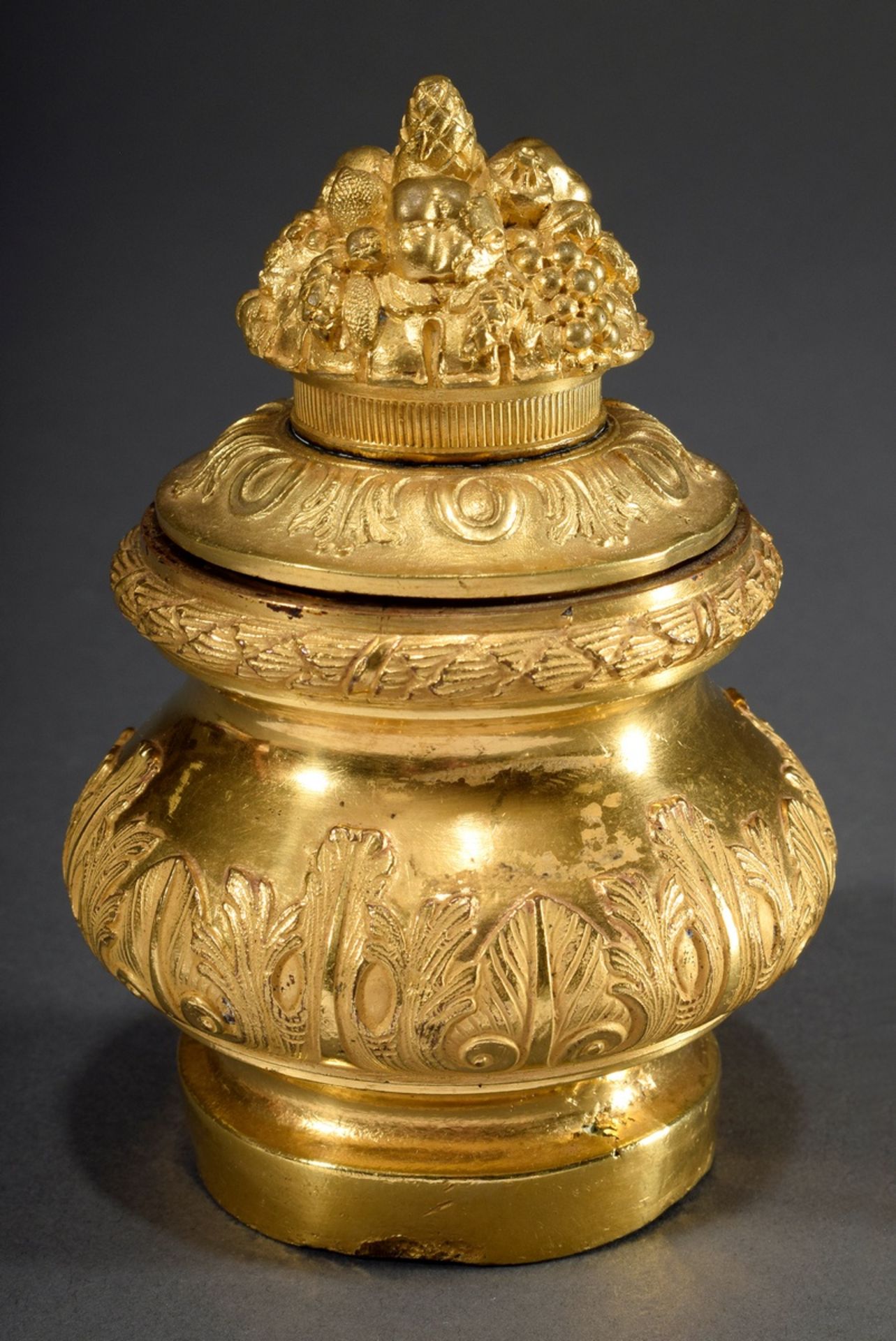 Feuervergoldetes Bronze Tintenfass mit plastisch | Fire-gilt bronze inkstand with plastic fruit bas