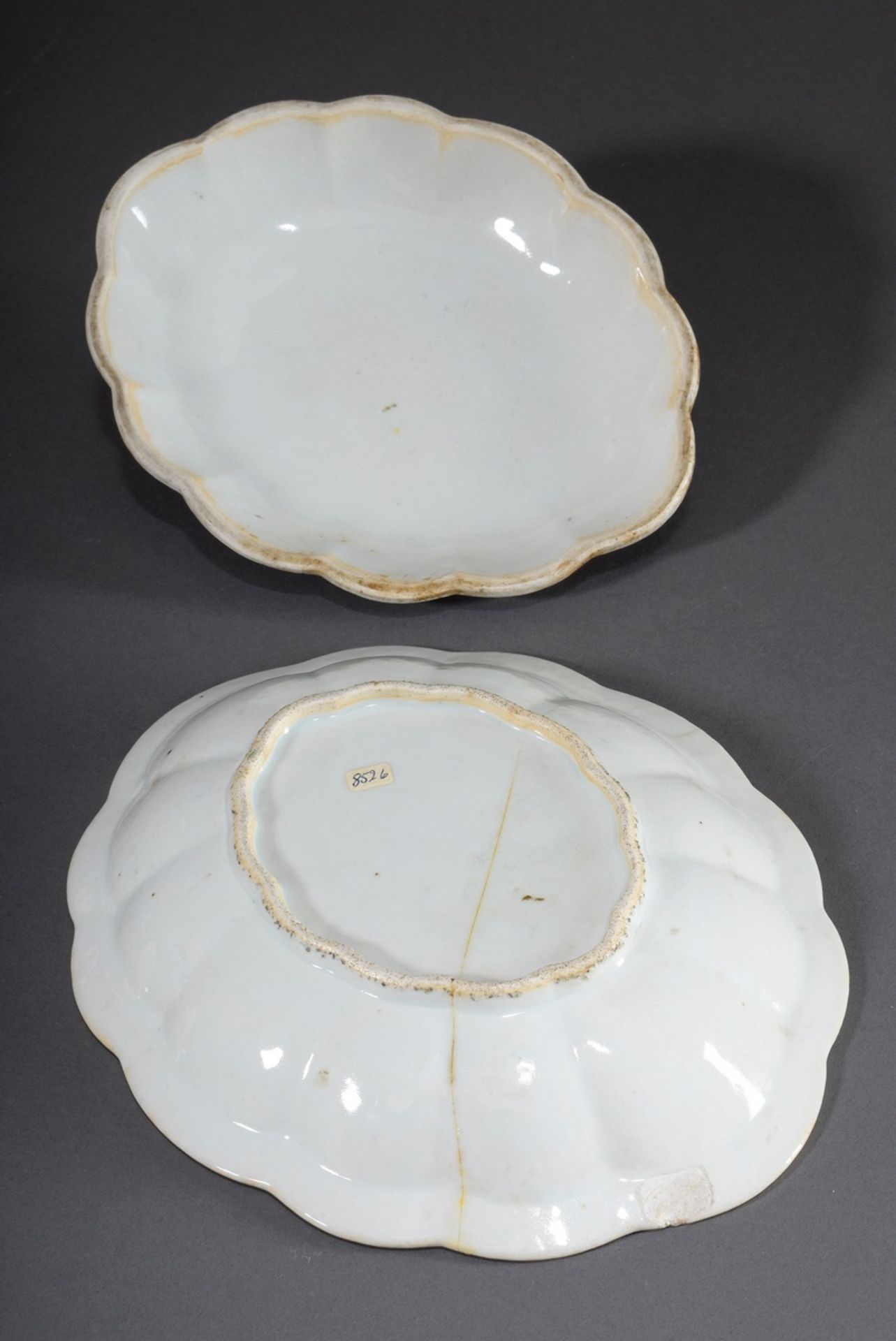 Chinesische Porzellan Terrine mit passigem Rand, | A Chinese porcelain tureen with a fitted rim, ri - Bild 5 aus 8