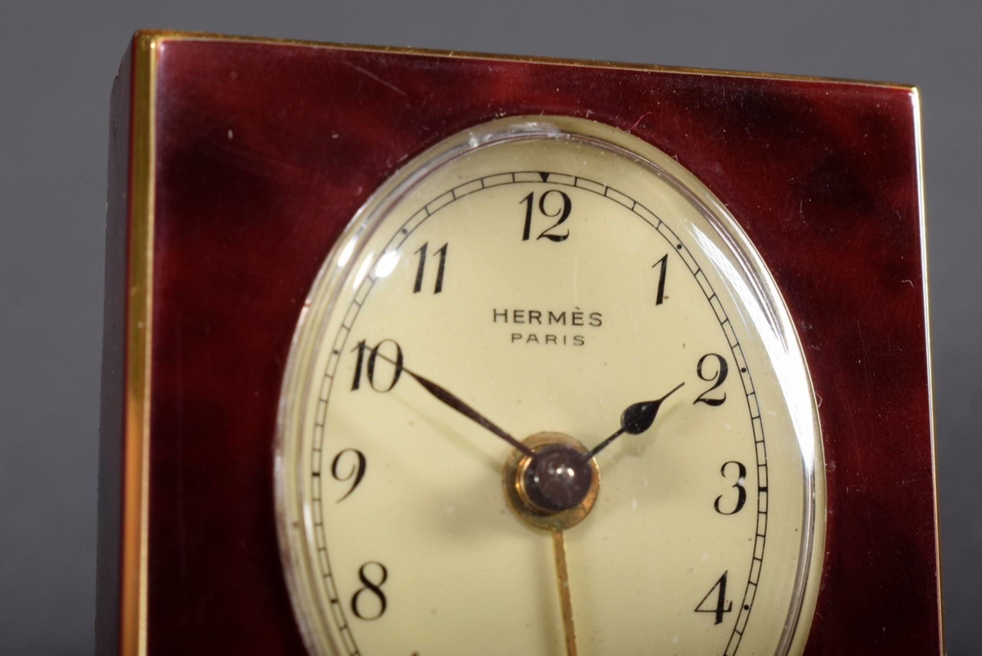 Kleiner Hermès Reisewecker in Messinggehäuse mit | Small Hermès travel alarm clock in brass case wi - Bild 5 aus 9