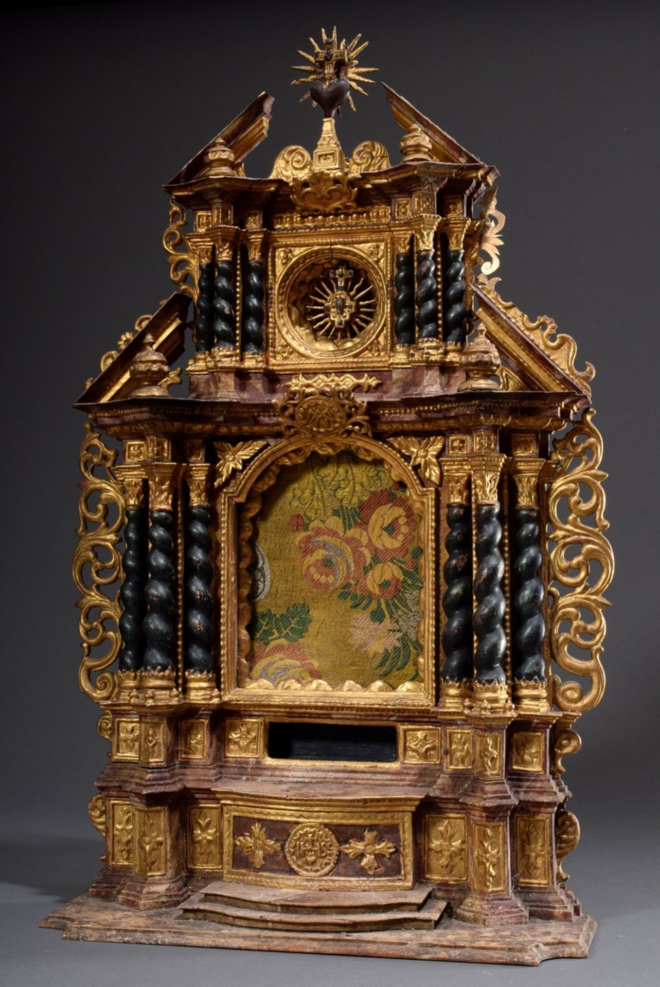 Barocker Hausaltar mit opulent dekorierter dreif | Baroque house altar with opulently decorated thr - Image 2 of 10