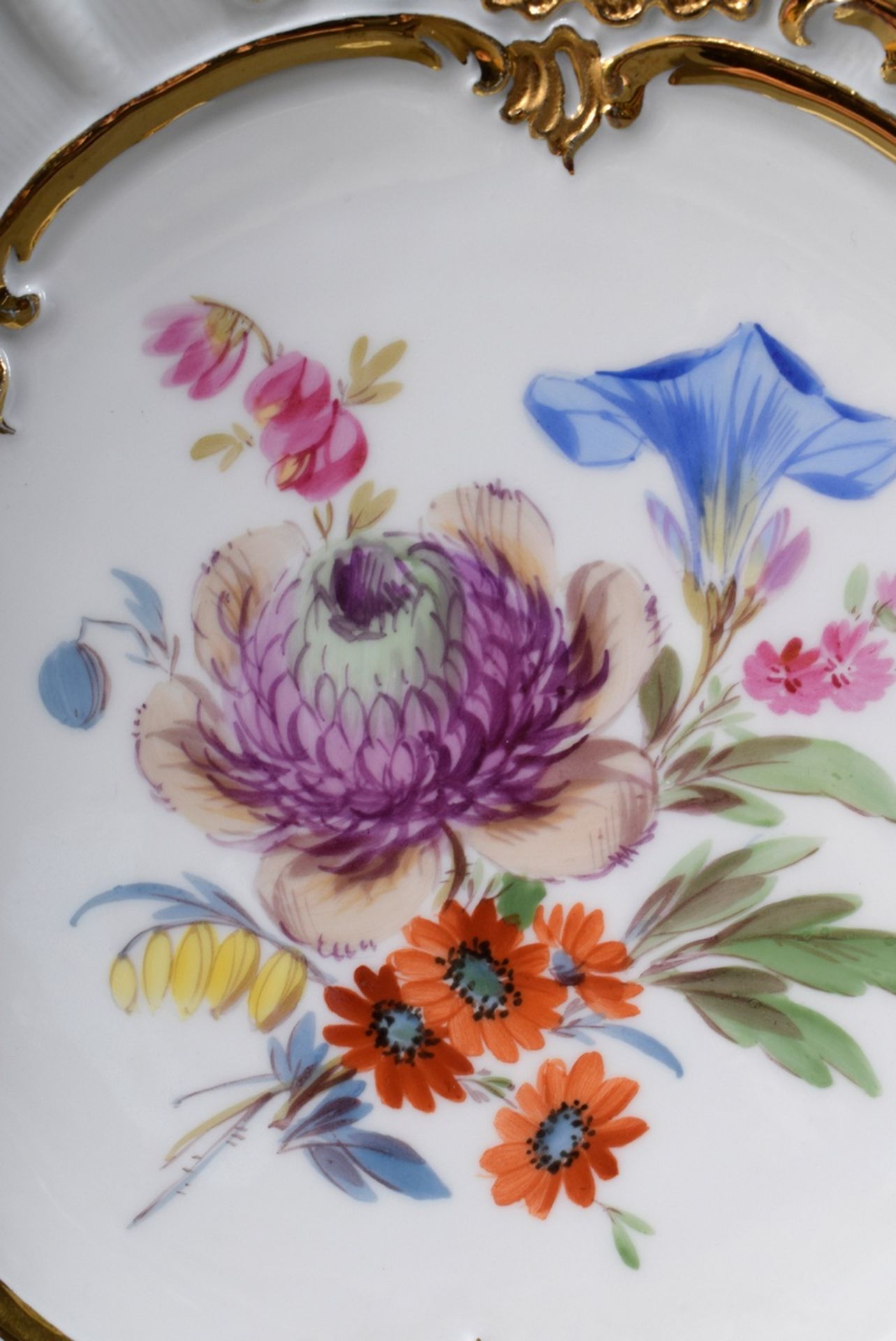 Meissen Prunkteller mit polychromer Blumenmalere | Meissen show plate with polychrome floral painti - Bild 5 aus 5