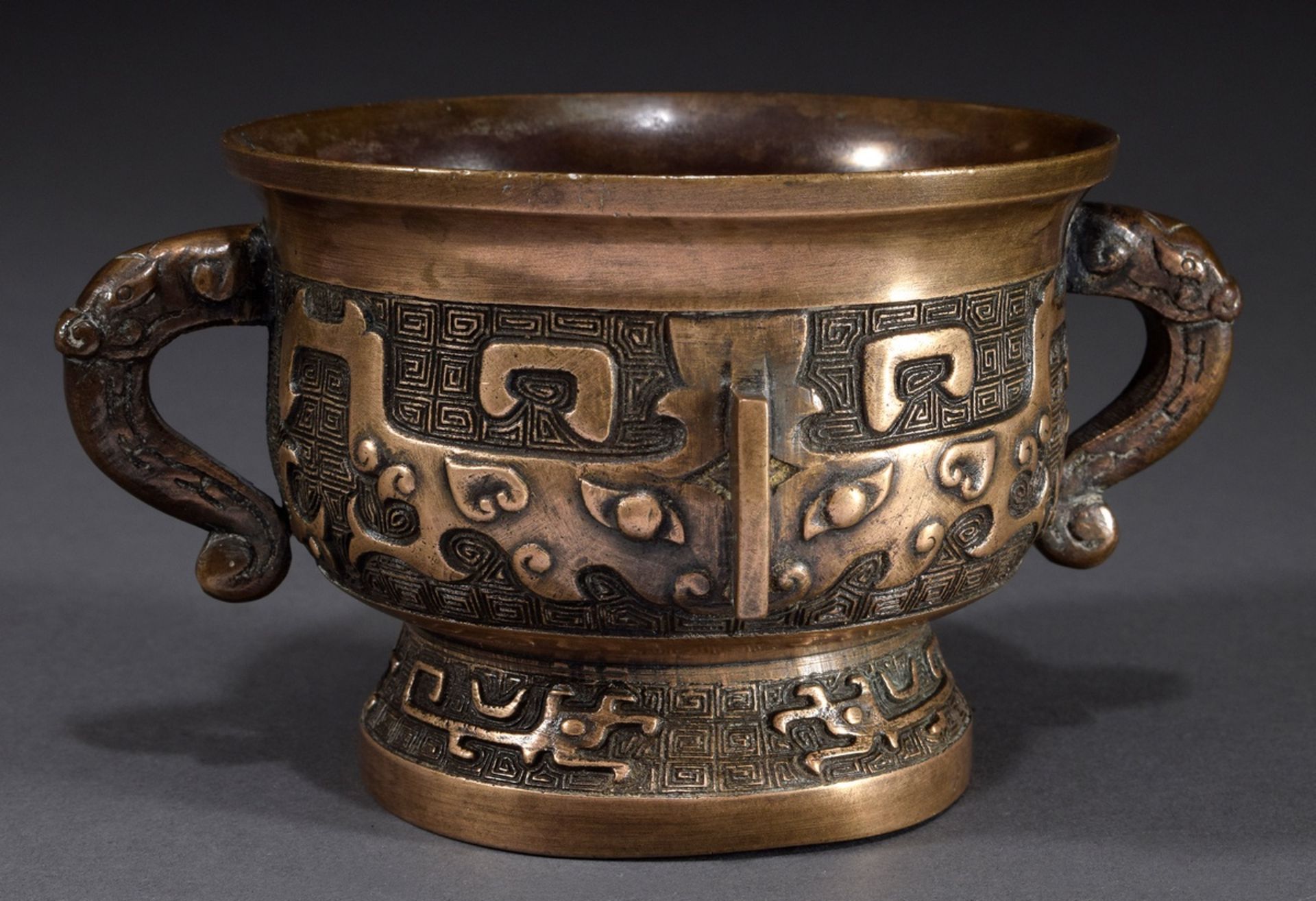 Chinesischer Bronze Censer "Gui" mit archaischem | Chinese bronze censer "Gui" with archaic decorat