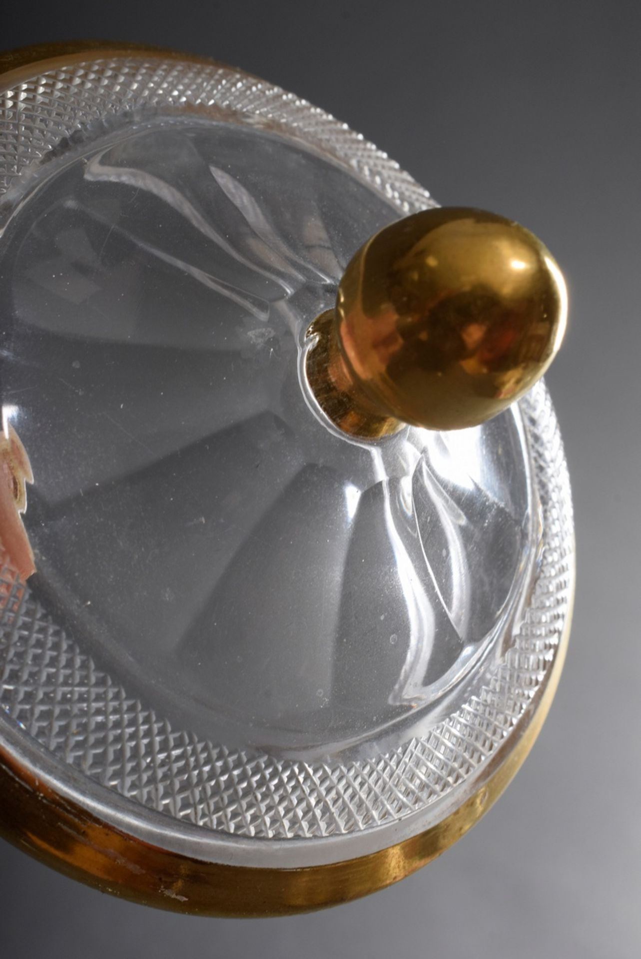Facettierter Biedermeier Glas Deckelbecher mit v | Faceted Biedermeier glass lidded cup with variou - Image 4 of 6