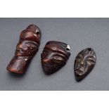 3 Lega Amulett Anhänger "Masken", Elfenbein mit | 3 Lega amulet pendants "Masks", ivory with old p