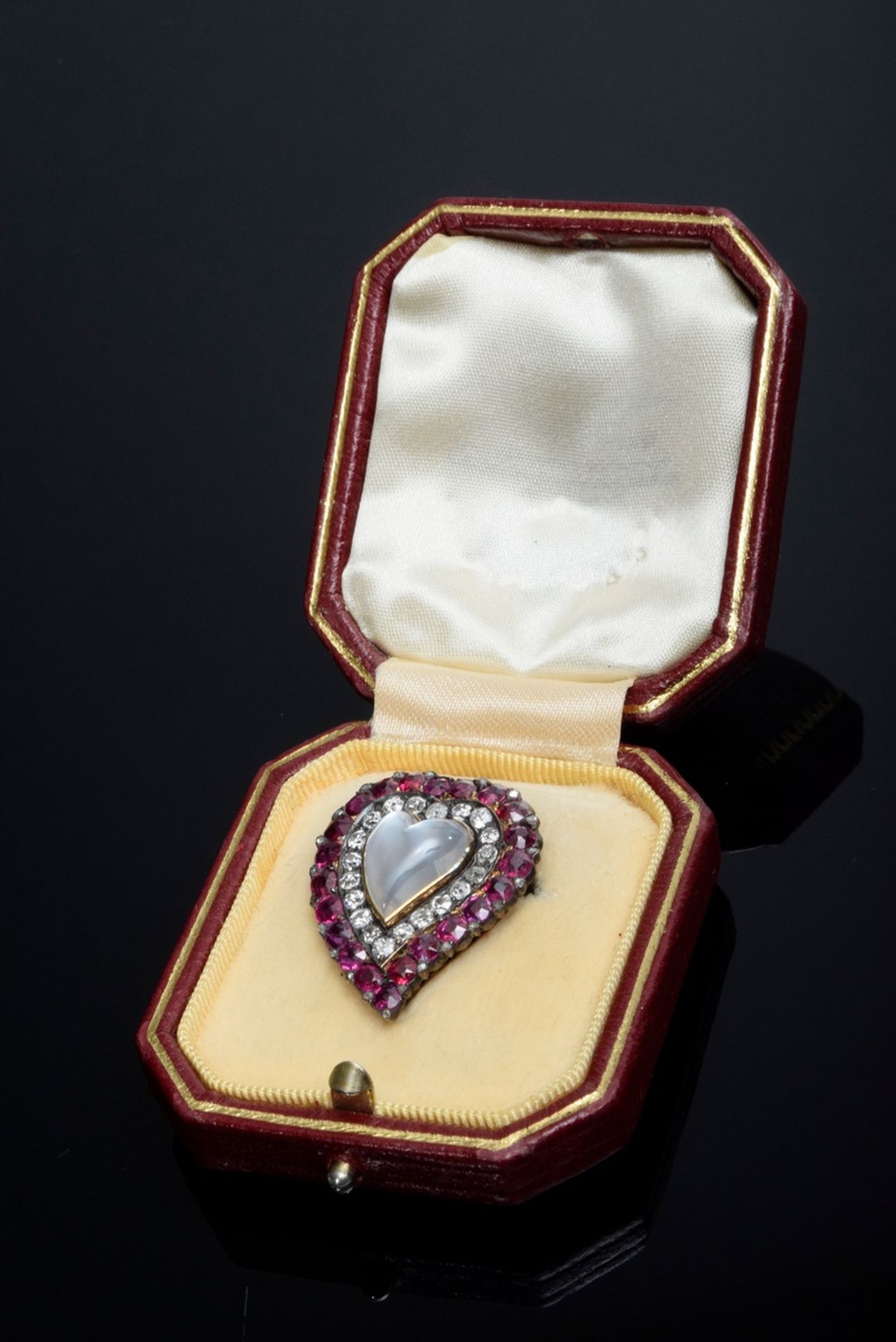 Viktorianische "Herz" Nadel mit Mondstein in Rub | Victorian "heart" pin with moonstone in ruby and - Bild 2 aus 4