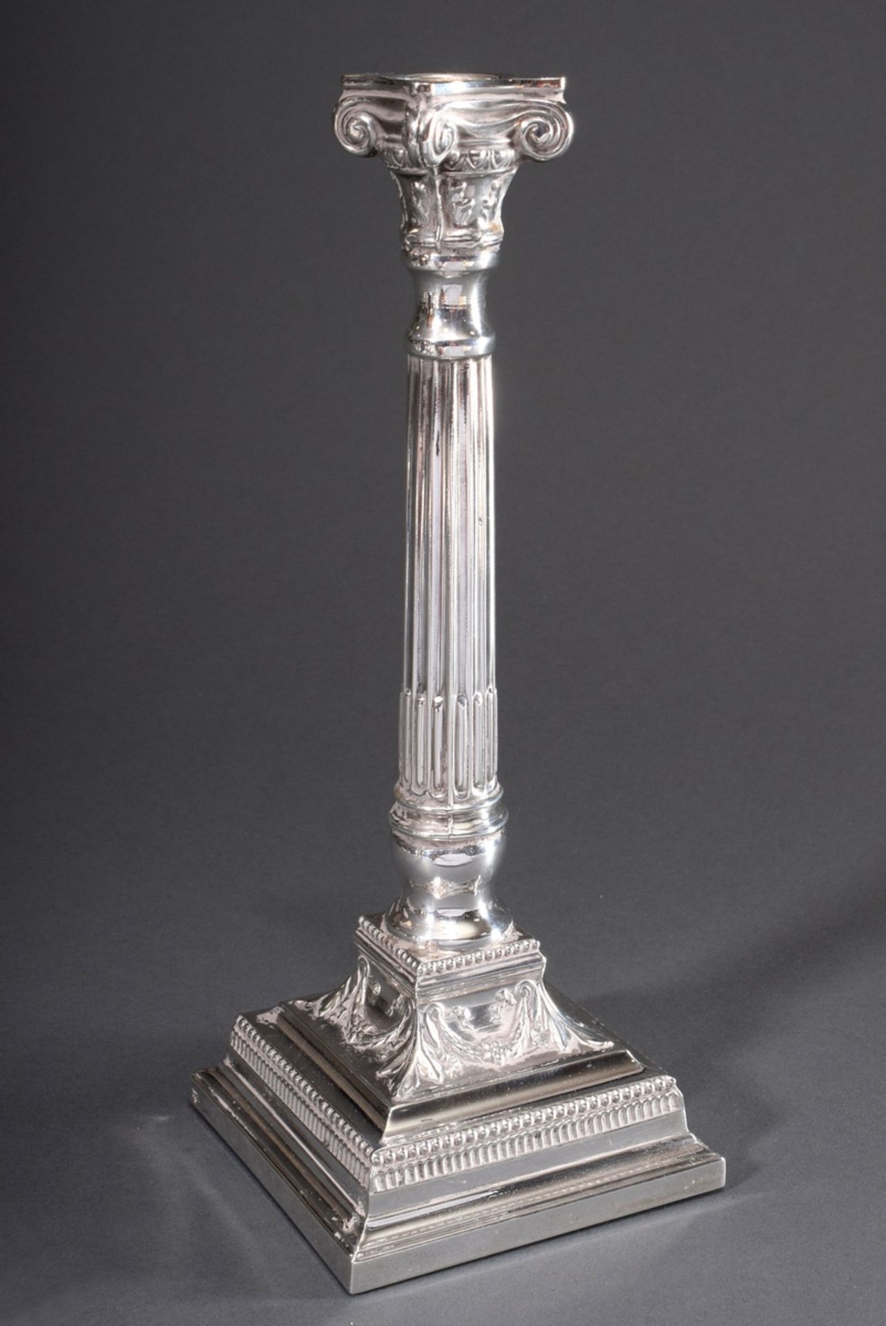 4 Amerikanische Säulen Leuchter in klassizistisc | 4 American column candlesticks in classicistic s - Image 3 of 7