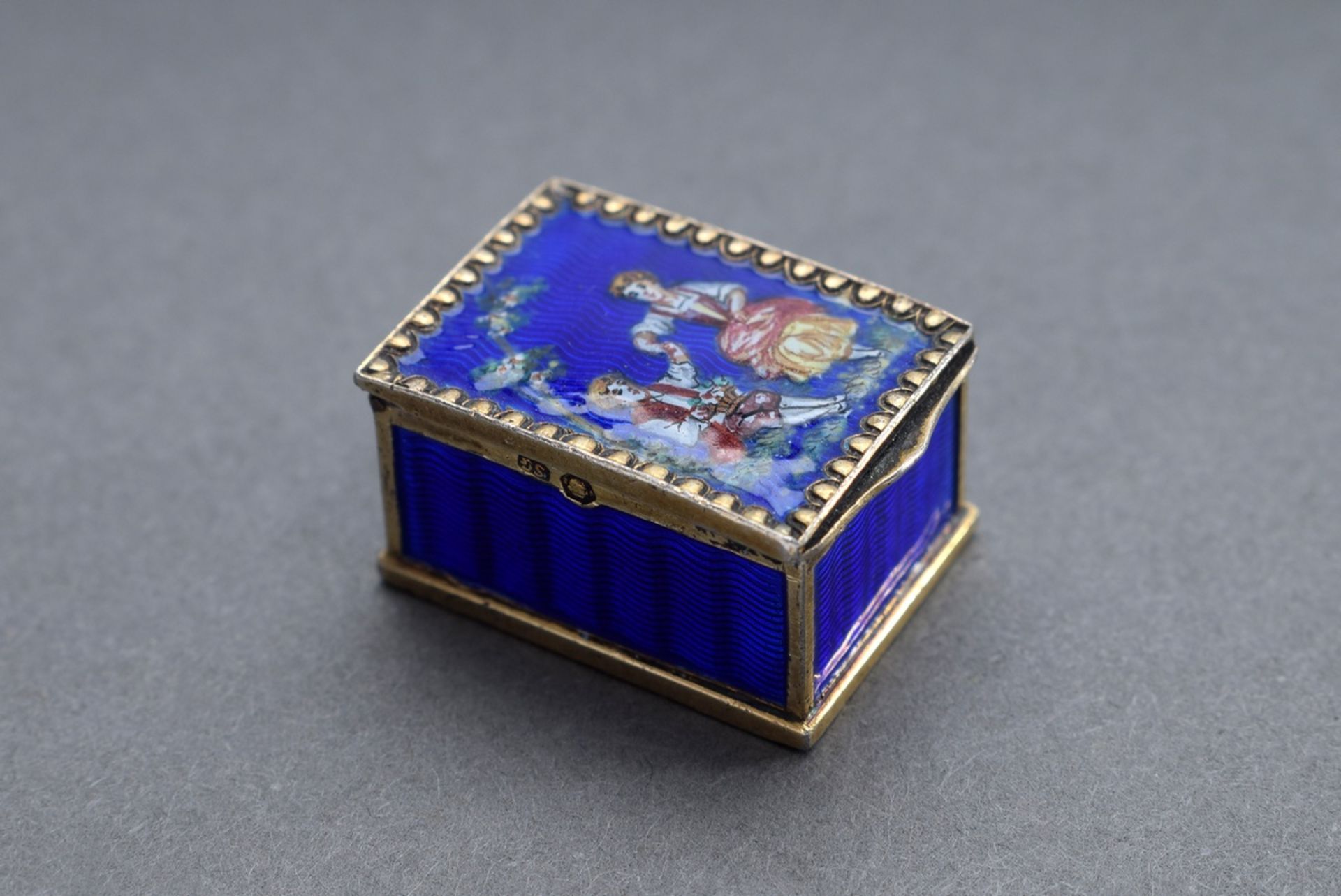 Miniaturkästchen mit fein gemalter "Schäferszene | Miniature box with finely painted "shepherd scen