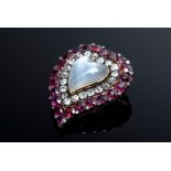 Viktorianische "Herz" Nadel mit Mondstein in Rub | Victorian "heart" pin with moonstone in ruby and