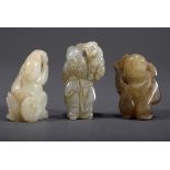 3 Diverse chinesische Jade Schnitzerei "Figuren", H. | 3 Various Chinese jade carving "figures", h.