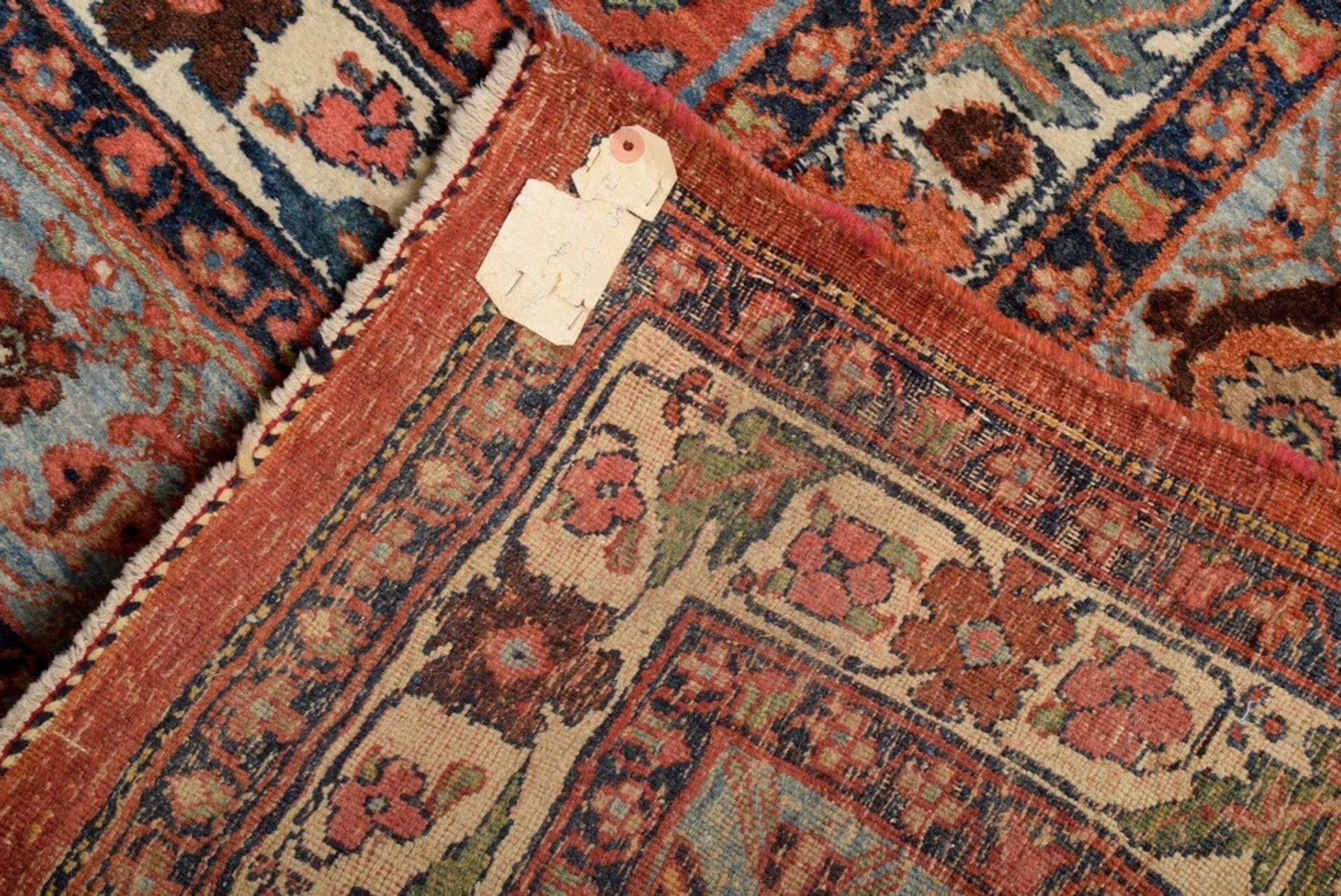 Großer Bidjar Teppich mit Rankenmuster auf rotem | A large Bijar carpet with a vine design on a red - Bild 4 aus 9