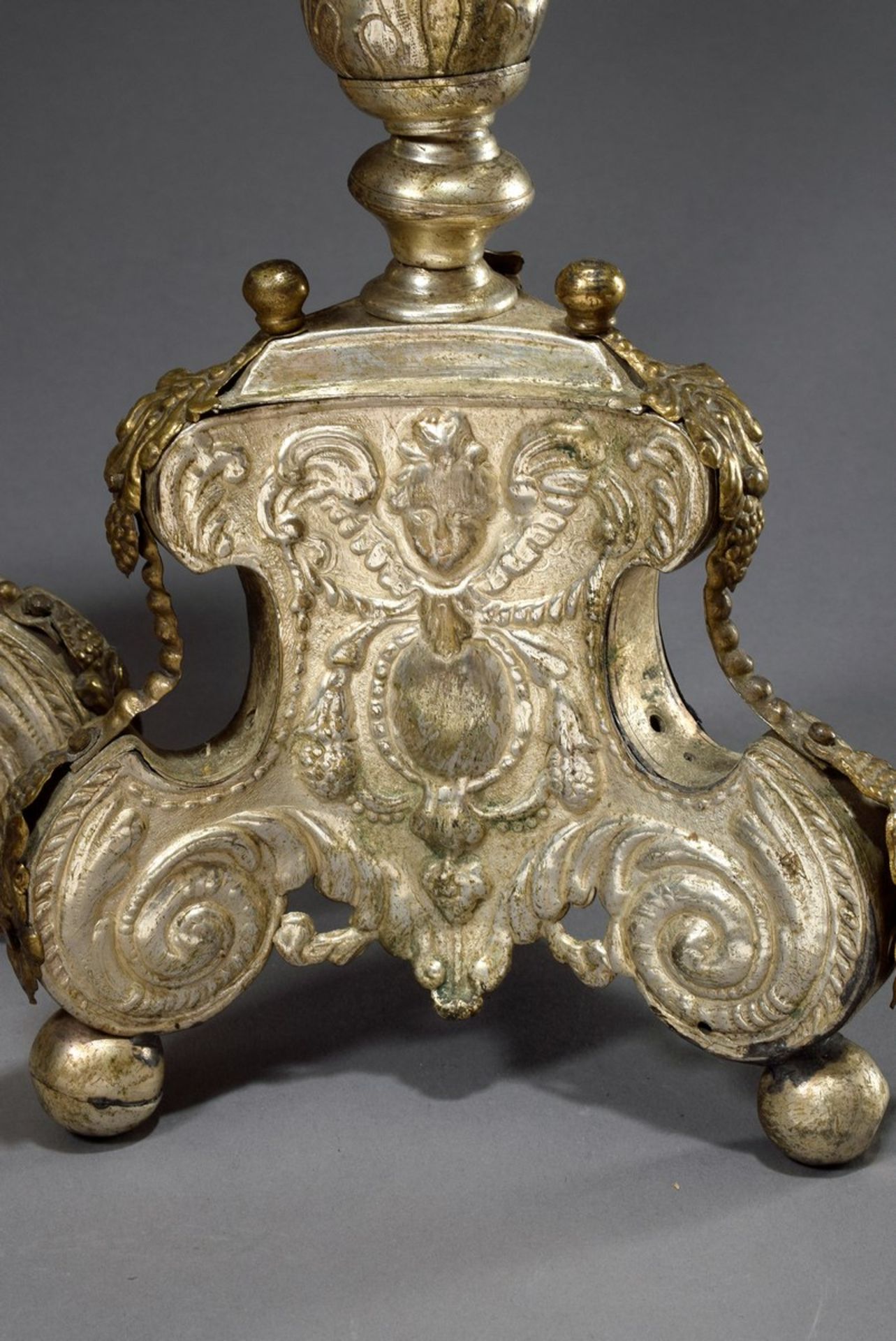 Paar große Barocke Altarleuchter mit reichem Rel | Pair of large baroque altar candlesticks with ri - Image 2 of 6