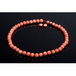 Klassische Korallenperlenkette mit GG 585 Nittel | Classic coral pearl necklace with GG 585 nittel