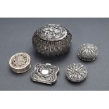 5 Diverse Filigran Dosen und Miniaturportemonnai | 5 Various filigree boxes and miniature wallets i