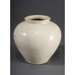 Kleiner Schultertopf, harter weißlicher Scherben | Small shoulder pot, hard whitish body with whiti