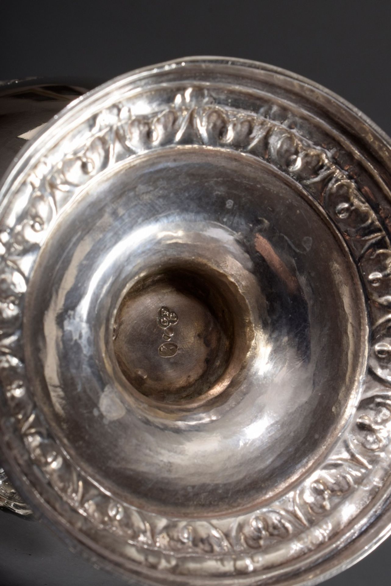 Deckelschale in klassizistischer Façon mit flora | Lidded bowl in classicist style with floral garl - Bild 4 aus 8