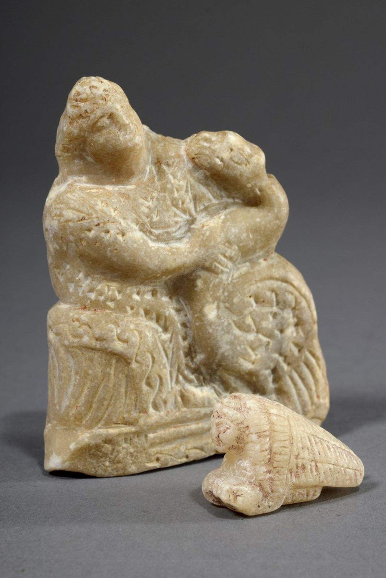 2 Diverse Teile byzantinische Alabasterschnitzer | 2 Various pieces of Byzantine alabaster carvings