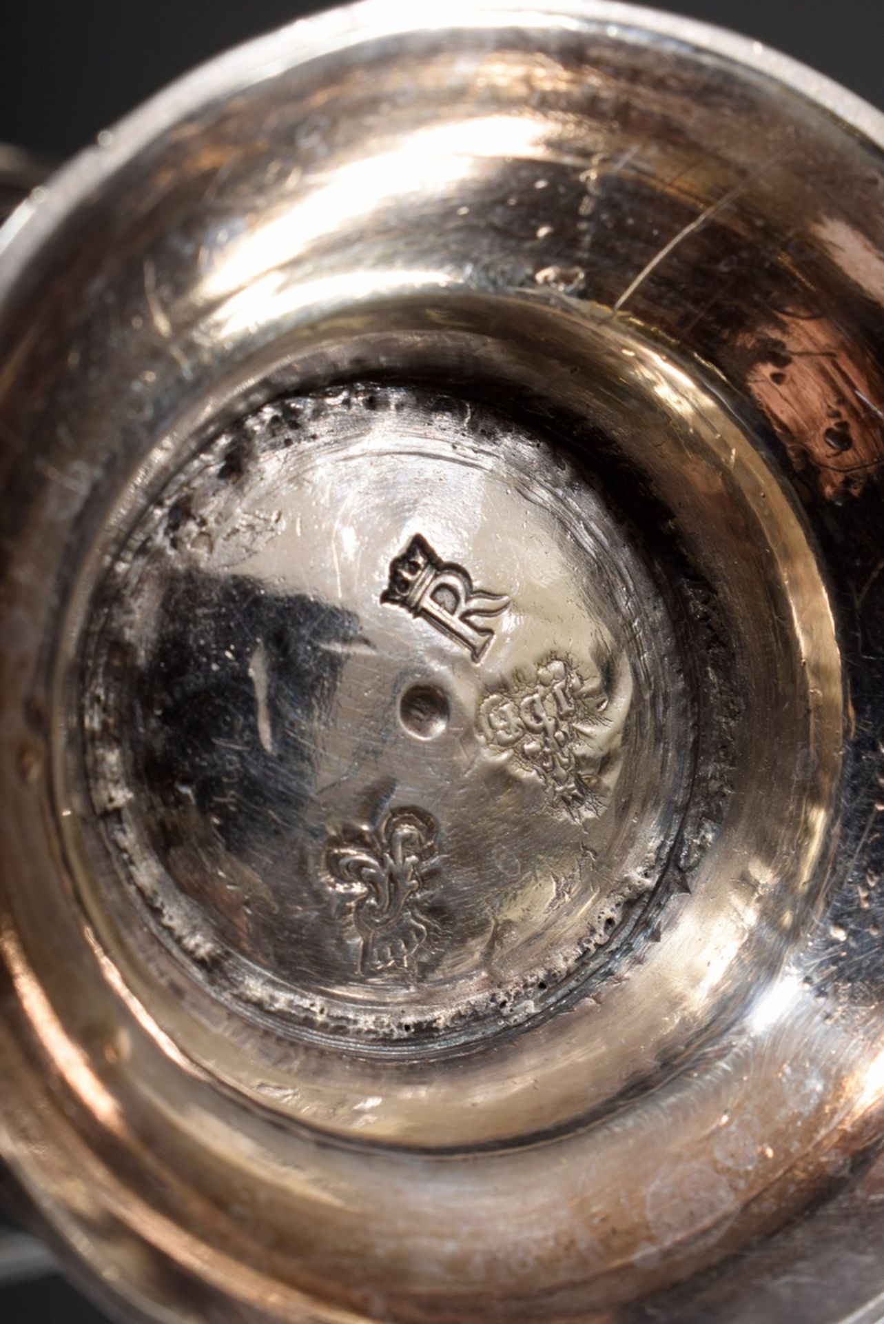 Französischer Becher mit graviertem Allianzwappe | French cup with engraved alliance coat of arms u - Bild 4 aus 4