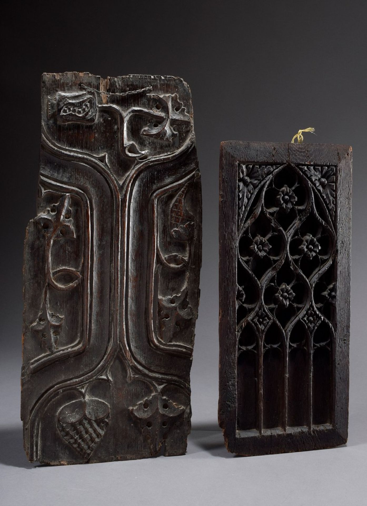 2 Diverse Möbelschnitzerei Fragmente mit florale | 2 Various furniture carving fragments with flora