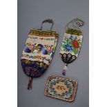 3 Diverse Biedermeier Perlstickerei Beutel (L. 1 | 3 Various Biedermeier pearl embroidery pouches (