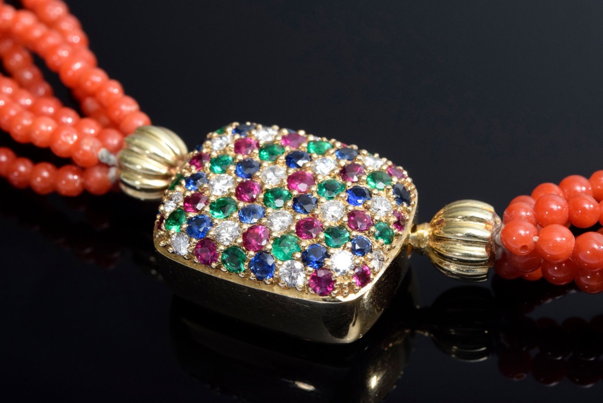 Sechsreihiges Korallencollier mit eleganter GG 7 | Six-strand coral necklace with elegant GG 750 Ni - Image 2 of 5