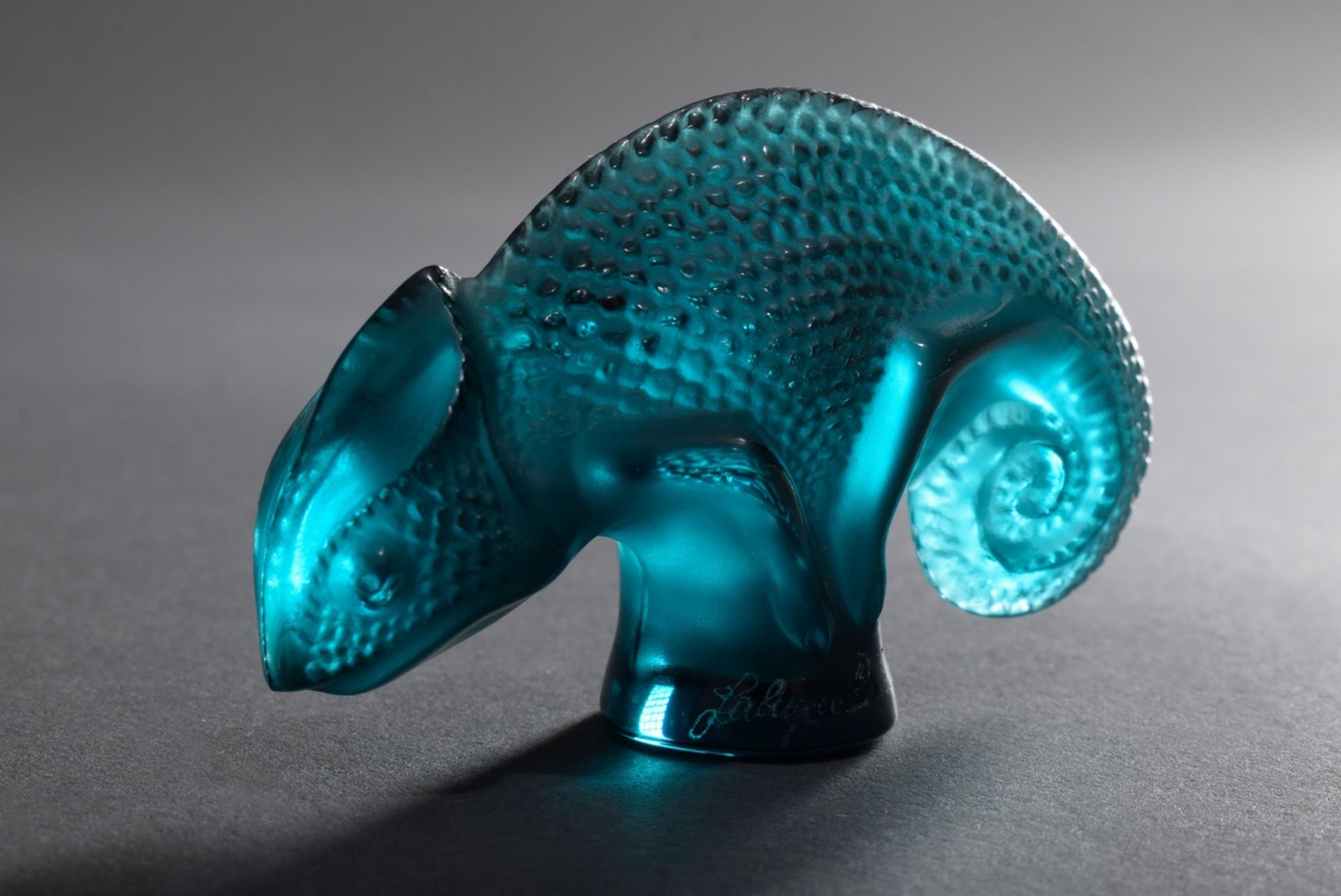 Kleine Lalique Figur "Chamäleon" aus grünen satin | Small Lalique figurine "Chameleon" of green sat