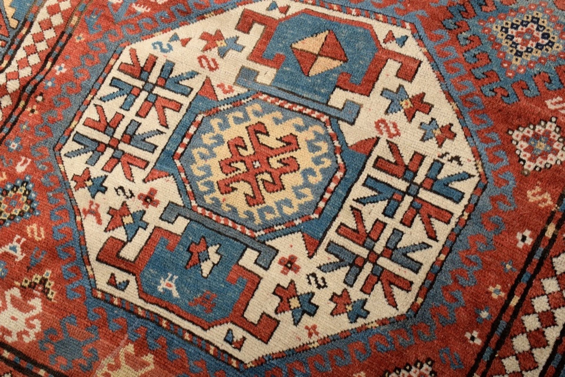 Lori Pambak Kasak Teppich mit drei geometrischen | Lori Pambak Kazak carpet with three geometric me - Bild 4 aus 7
