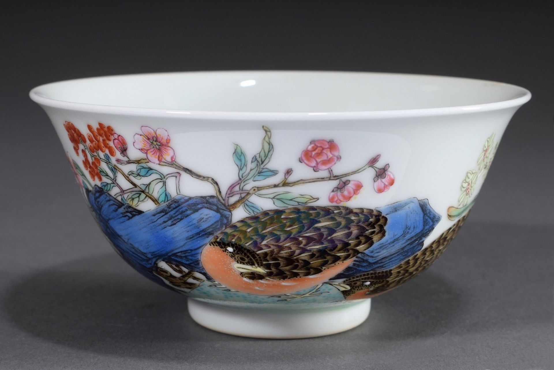 Chinesische Kumme "Wachteln und Pflaumenzweige" | Chinese bowl "Quails and Plum Blossoms" in fine