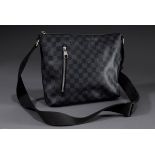 Louis Vuitton "Discovery Messenger" in Damier Graphite/Coated Canvas, Nr.: SR 1115, 24x30x6cm