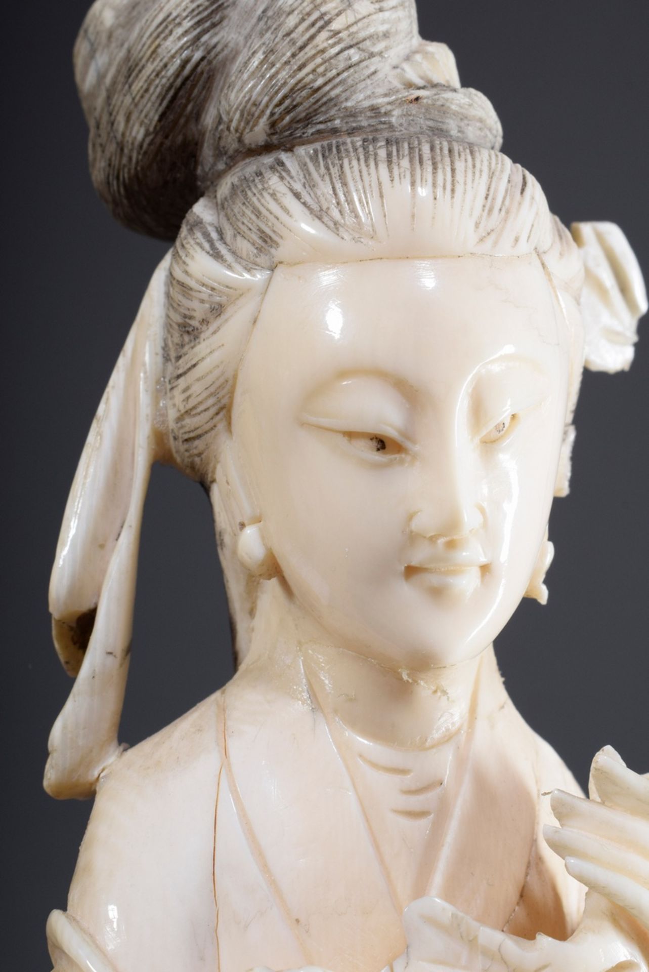Chinesischen Elfenbein Schnitzerei "Glücksgöttin | Chinese ivory carving "Goddess of Fortune Benten - Bild 6 aus 9