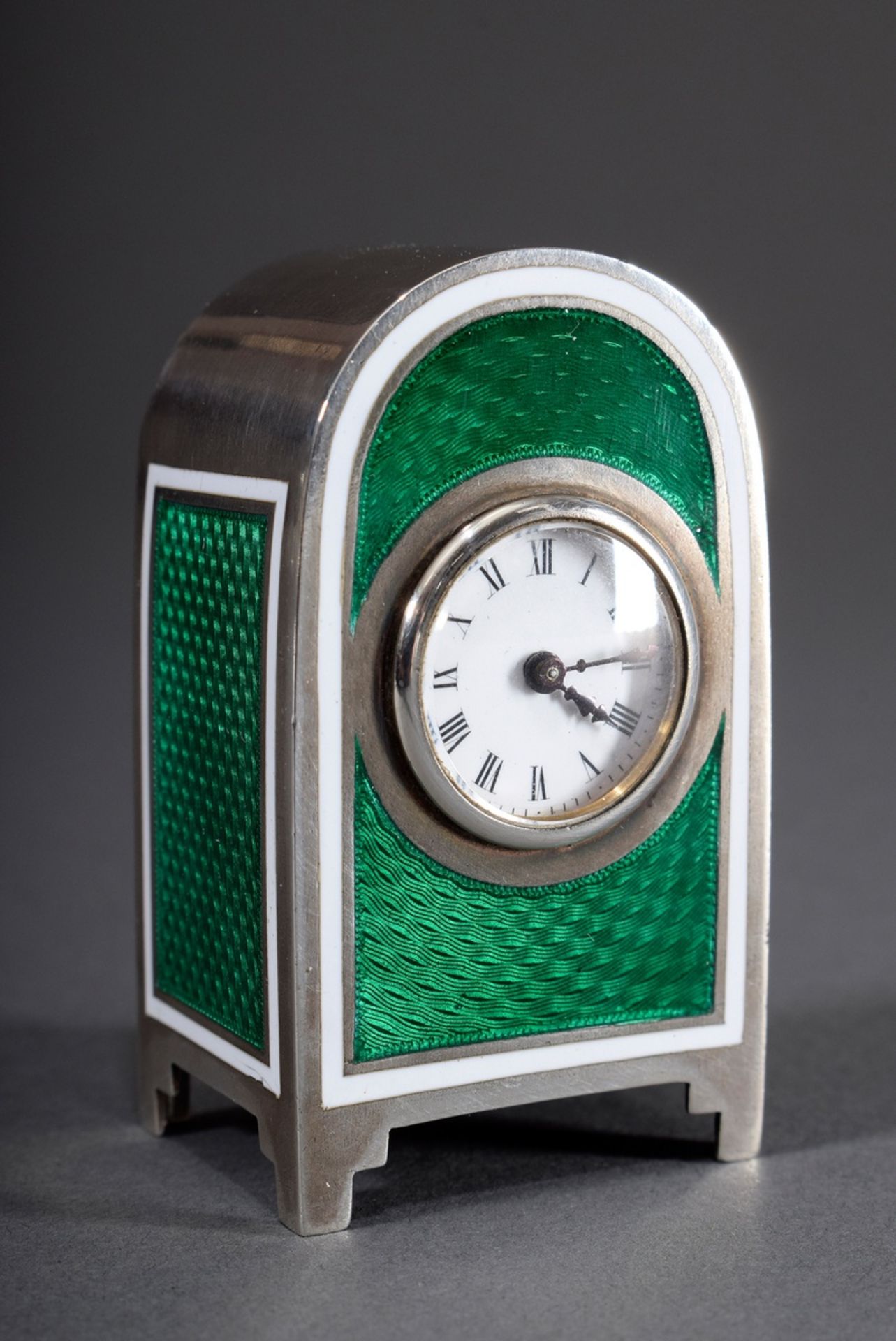 Miniatur Reiseuhr in Silber 800 Gehäuse mit grün | Miniature travelling clock in silver 800 case wi