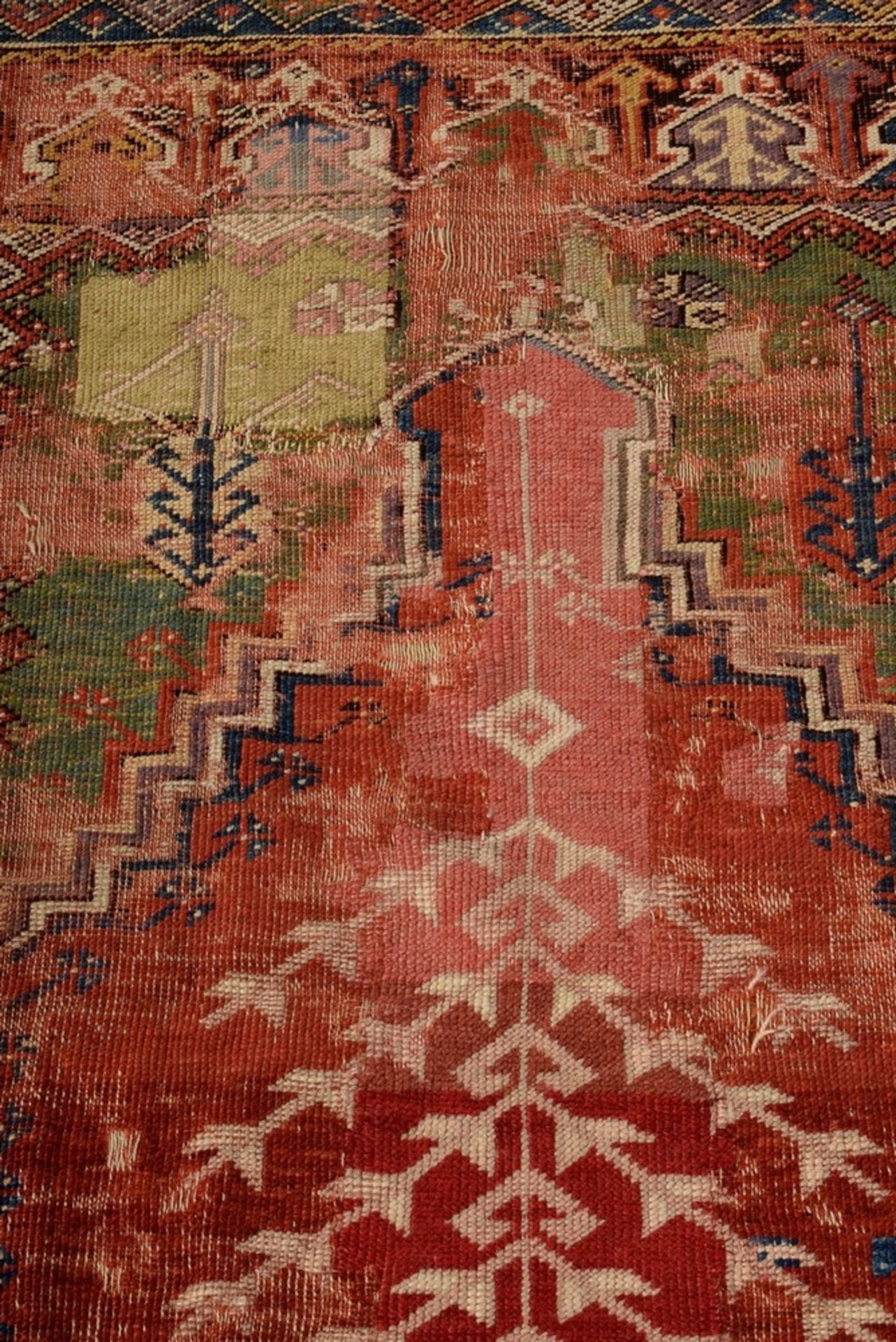 Fragment eines Mudjur Gebetsteppichs mit rotem M | Fragment of a Mudjur prayer rug with a red mihra - Bild 5 aus 10