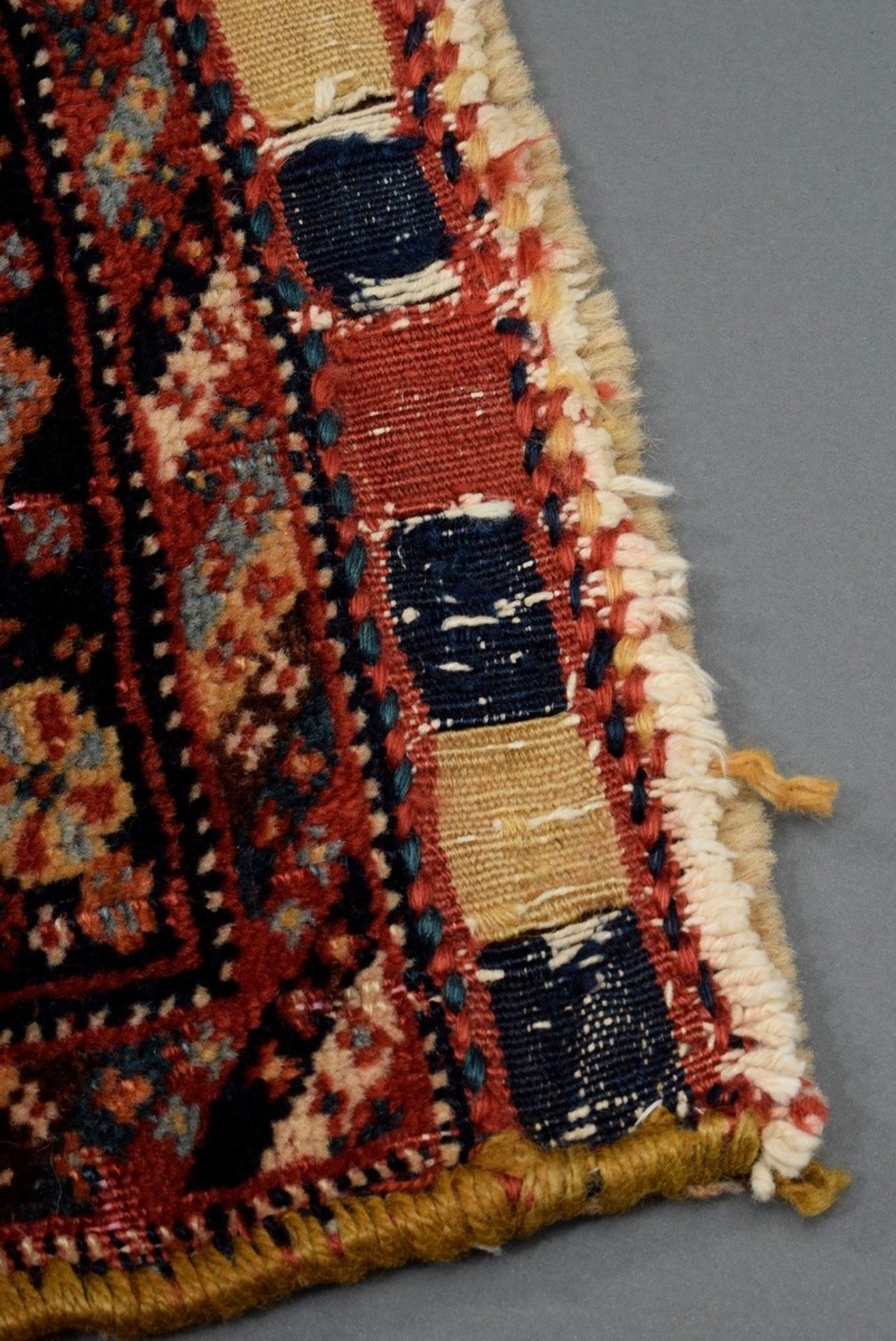 Kleine Satteltasche mit Sternmotiv, Kaukasus, An | Small saddle bag with star motif, Caucasus, earl - Bild 2 aus 4