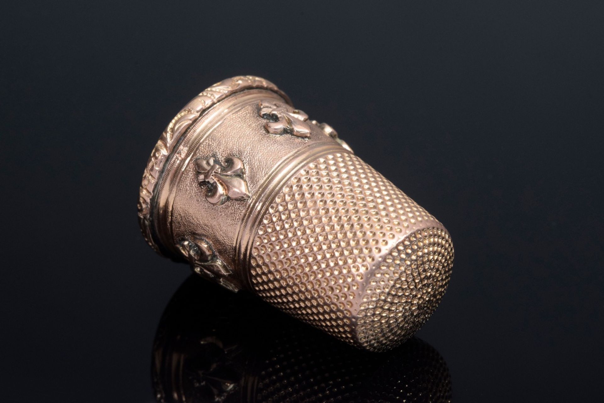 RG 750 Fingerhut mit plastischem "Fleur-de-Lys" Fr | RG 750 Thimble with sculptural "Fleur-de-Lys" - Image 4 of 4