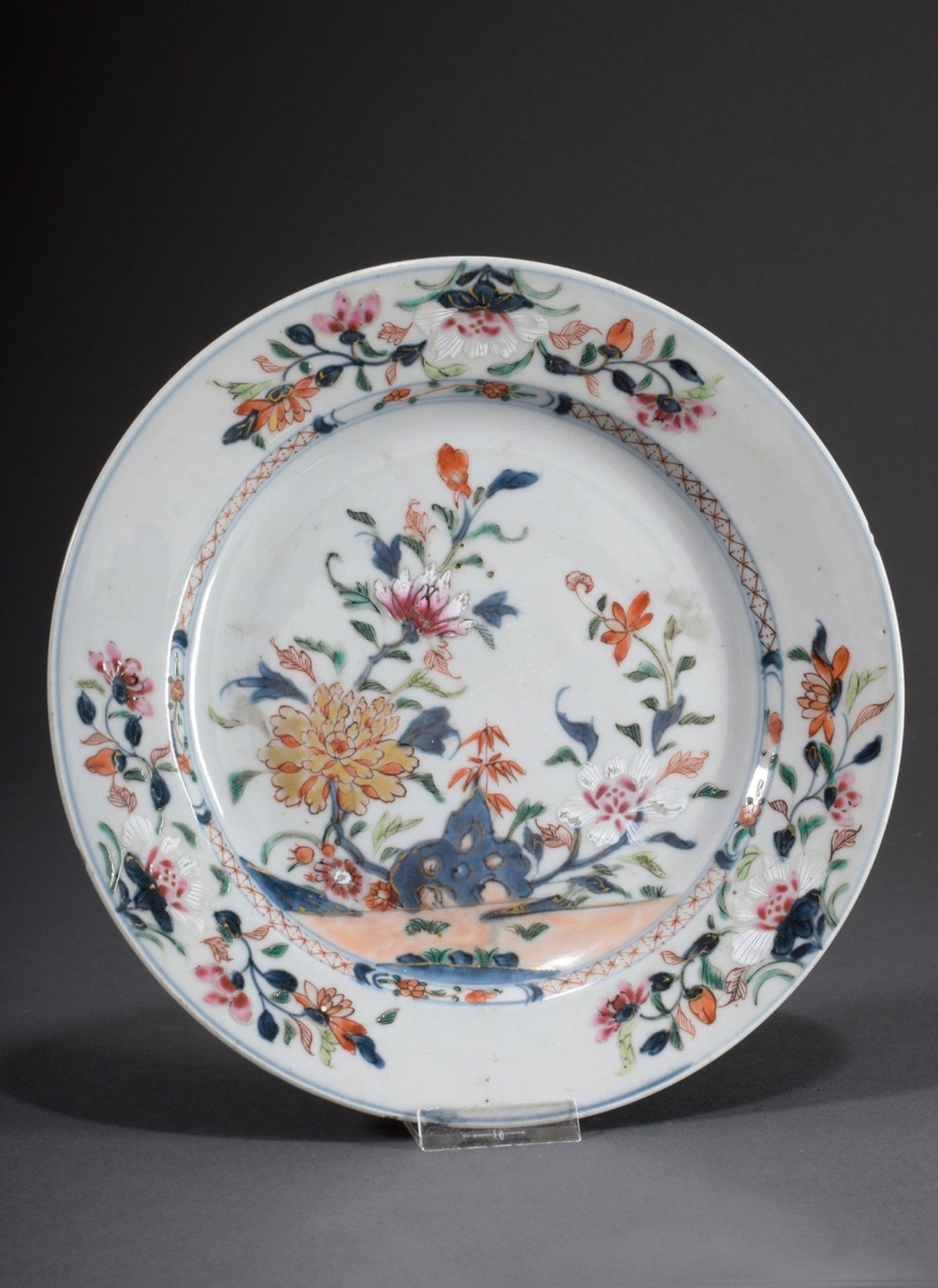 Chinesischer Teller mit Famille rose Dekor "Blüte | Chinese plate with Famille rose decoration "blo