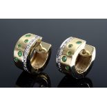 Paar moderne GG 585 Creolen mit kleinen Brillante | Pair of modern GG 585 creoles with small diamon