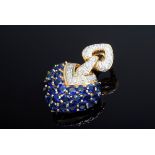 GG 750 Herz-Clipanhänger mit Saphiren und Brilla | GG 750 heart clip pendant with sapphires and dia