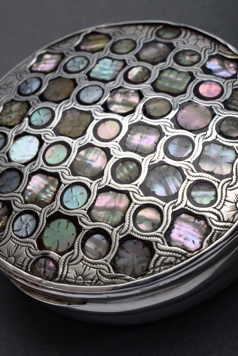 Runde Silber Dose mit graphisch dekoriertem Schi | Round silver box with graphically decorated tort - Image 3 of 5