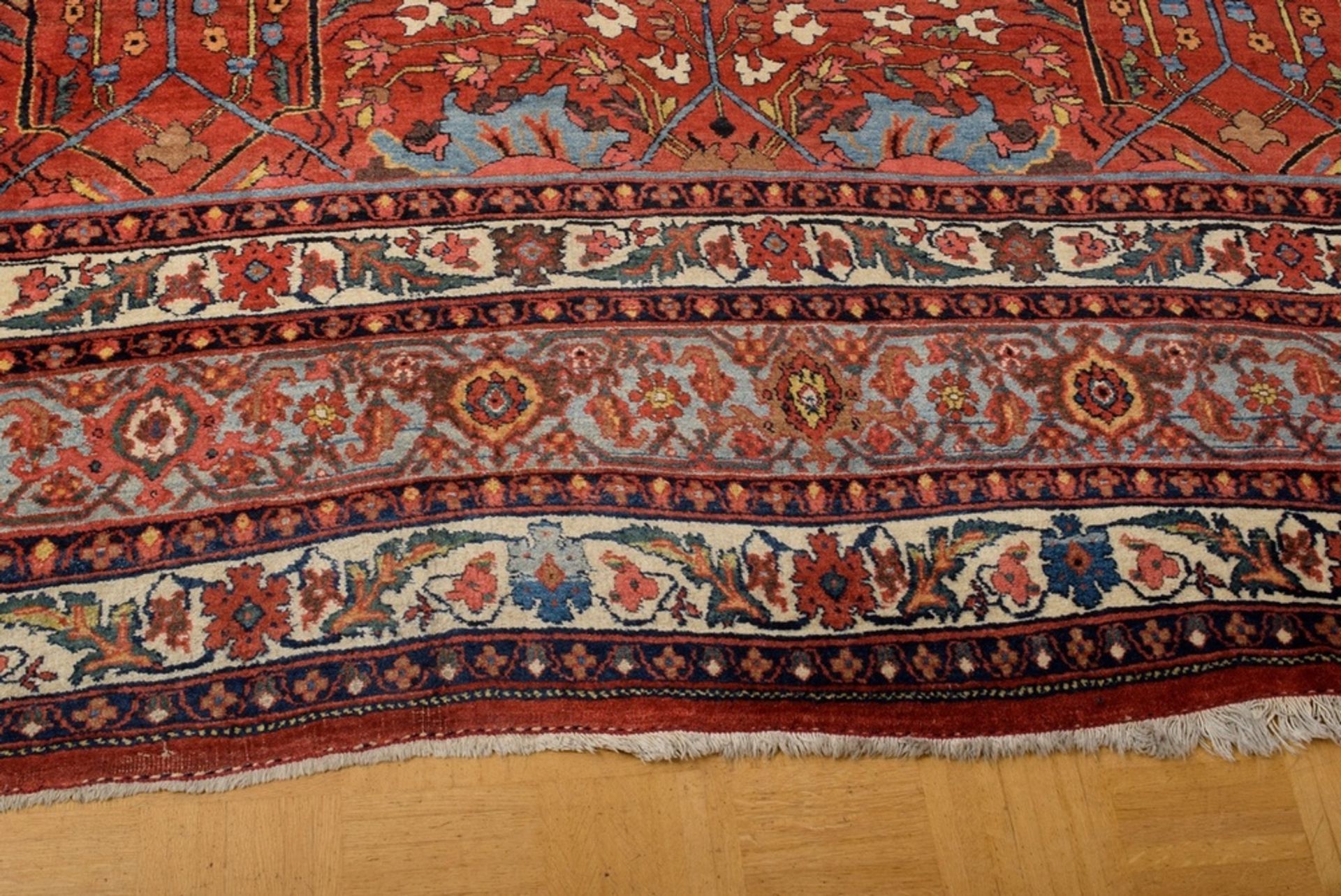 Großer Bidjar Teppich mit Rankenmuster auf rotem | A large Bijar carpet with a vine design on a red - Bild 7 aus 9