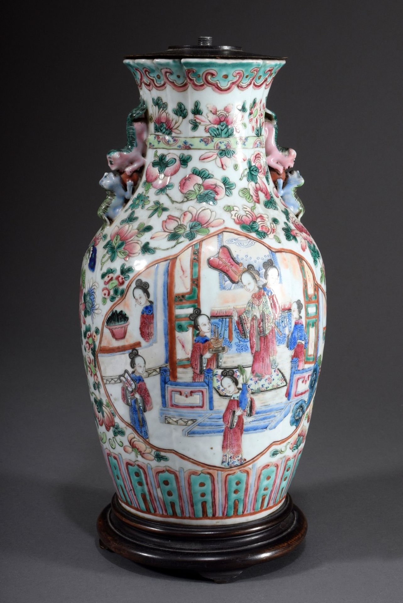 Chinesische Vase mit Famille rose Malerei "Musiz | Chinese vase with Famille rose painting "Music-m