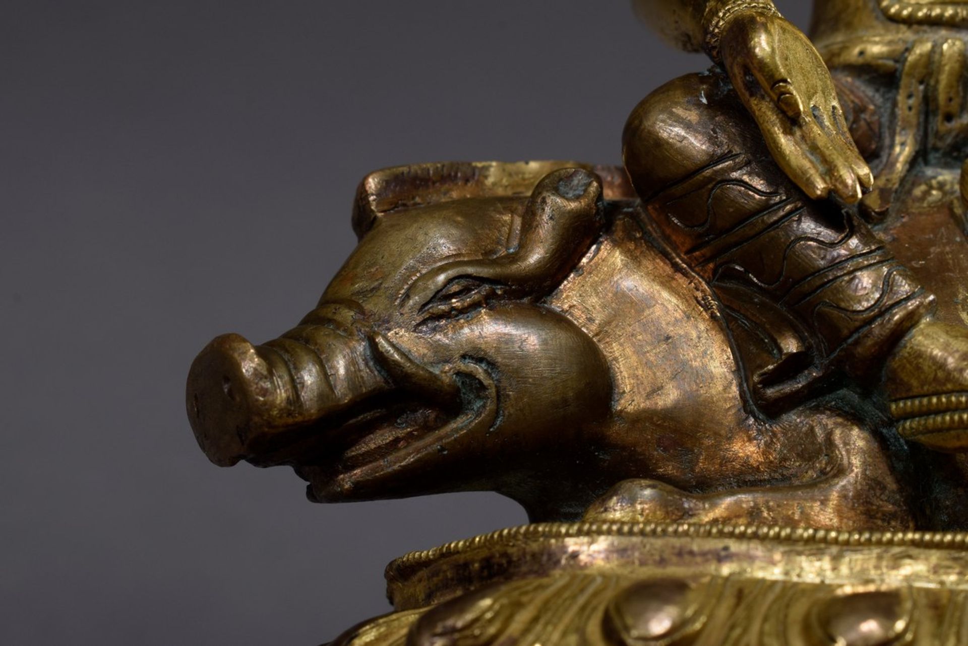 Bronze Figur "Marichi auf ihrem Reittier", vorne besch | Bronze figure "Marichi on her mount", fron - Image 7 of 9