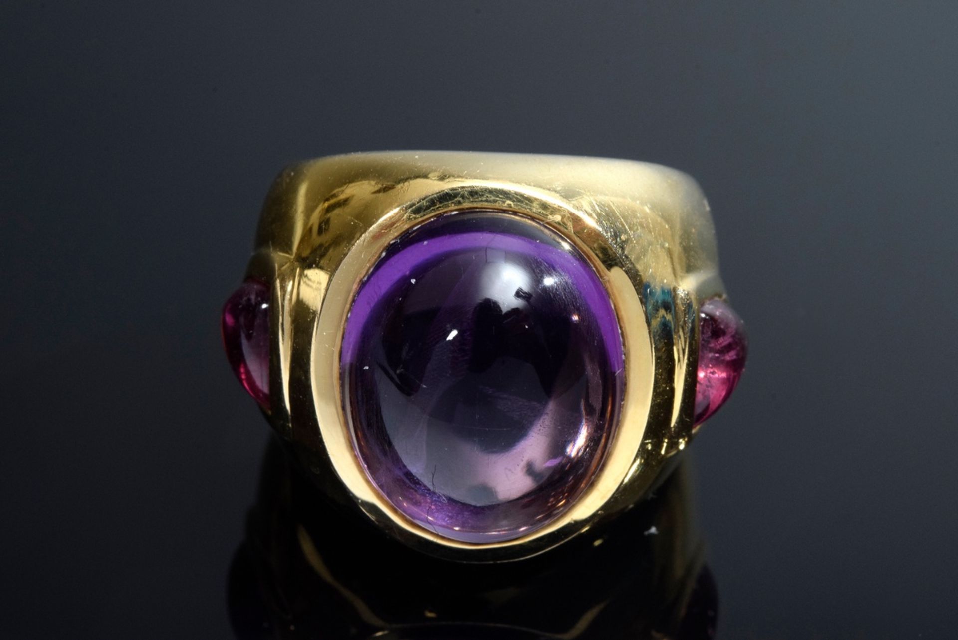 Moderner GG 750 Ring mit Amethystcabochon (ca. 1 | Modern GG 750 ring with amethyst cabochon (ca. 1 - Bild 3 aus 5