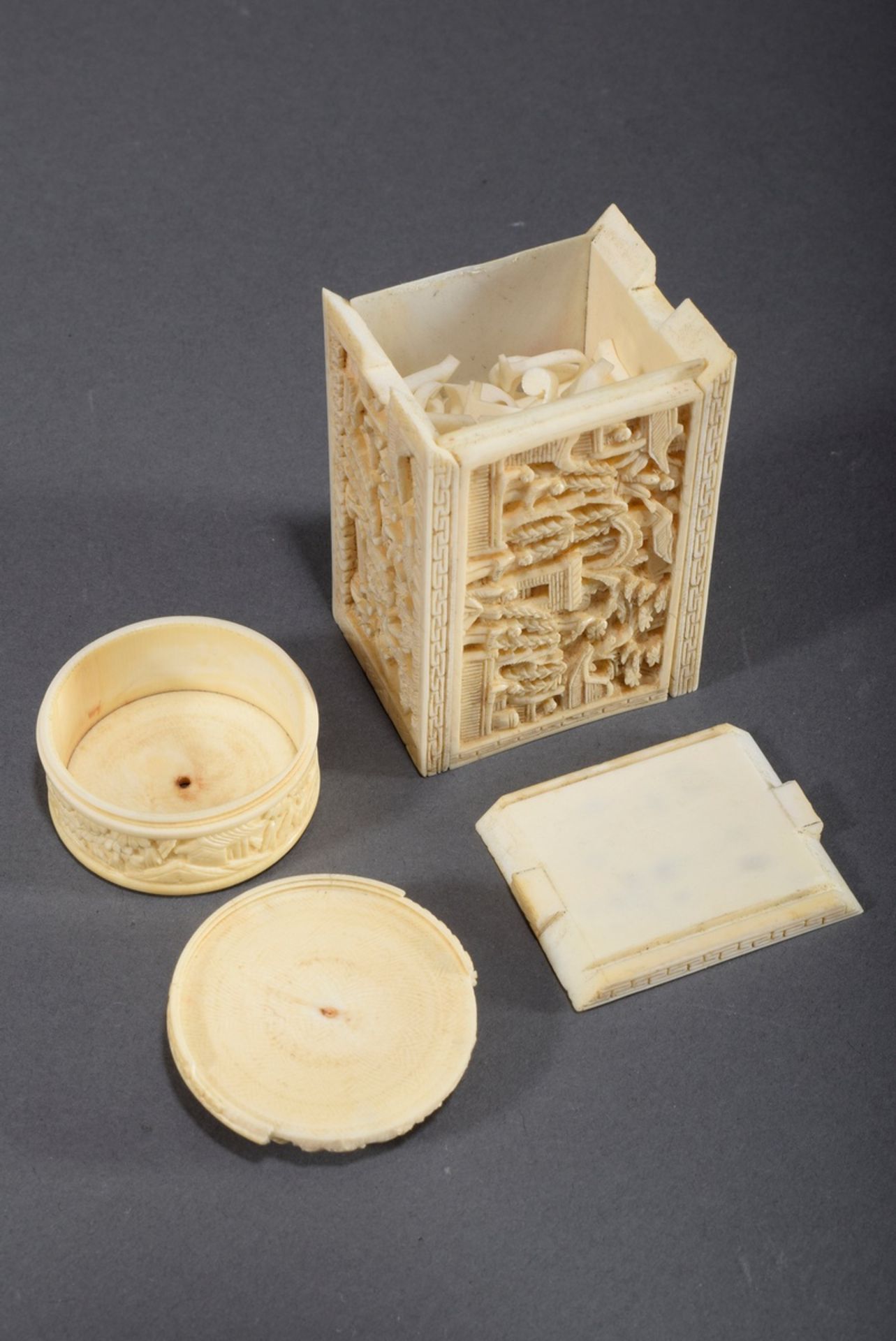 2 Diverse chinesische Elfenbein Dosen, rund und | 2 Various Chinese ivory boxes, round and angular - Bild 6 aus 9