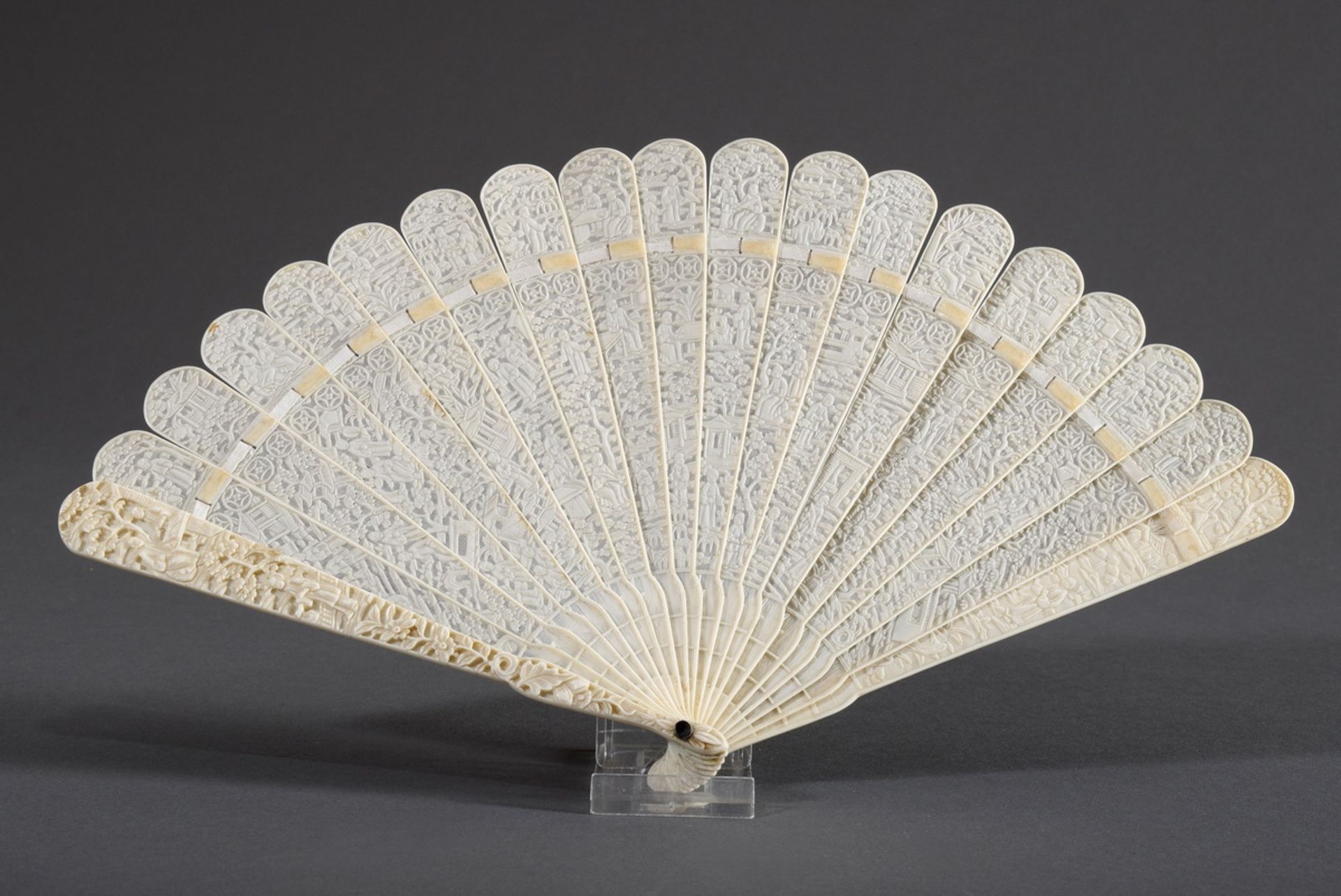 Chinesischer Elfenbein Brisée Fächer mit lupenfe | Chinese ivory brisée fan with flawlessly carved - Bild 2 aus 8